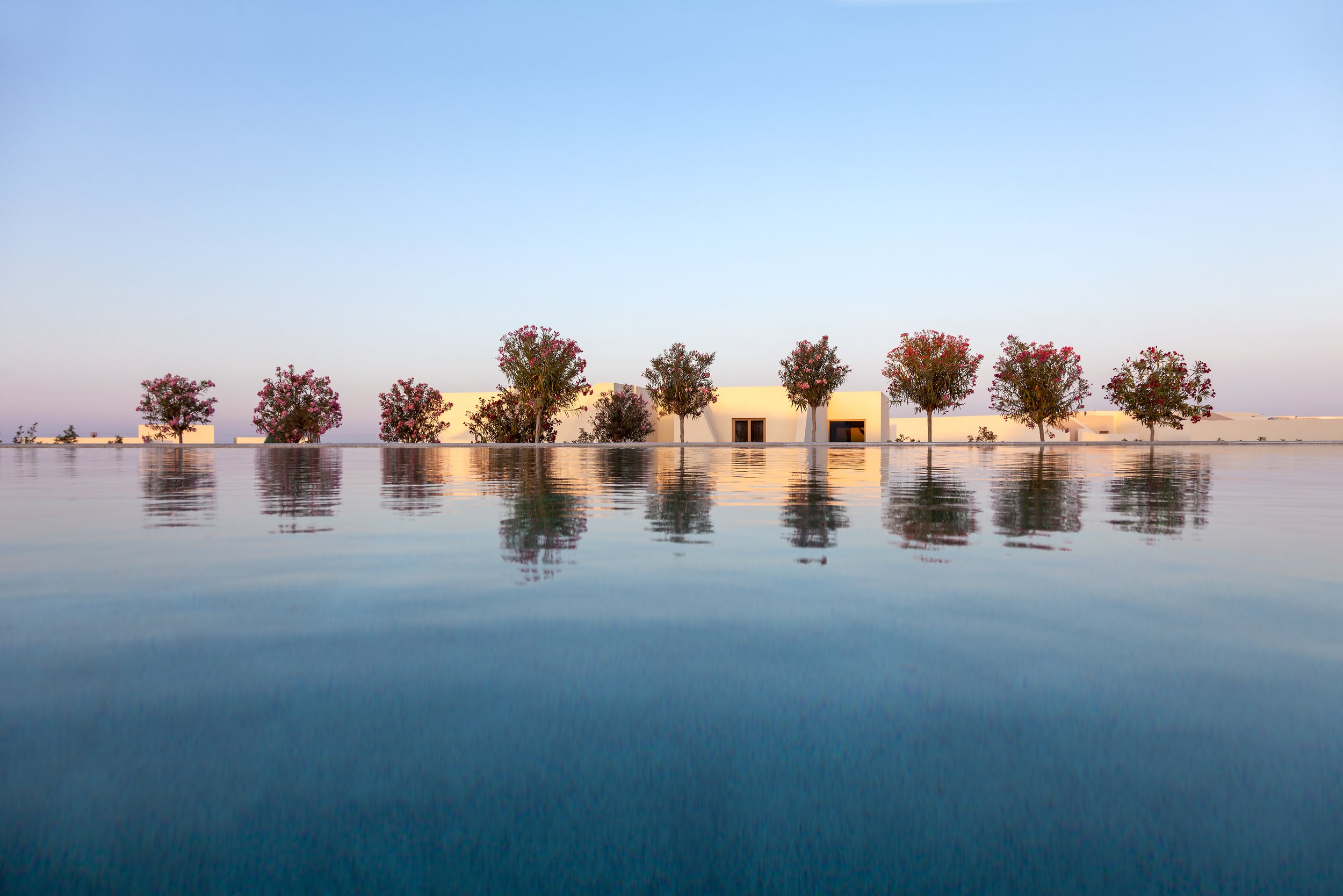 NOŪS_Main_Outdoor_Pool_2.jpg