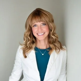 I’m Divorced and a Divorce Professional—Here’s What I Learned with Kelli Sedwick-Drummond, Divorce Coach, Personal Growth &amp; Empowerment Coach