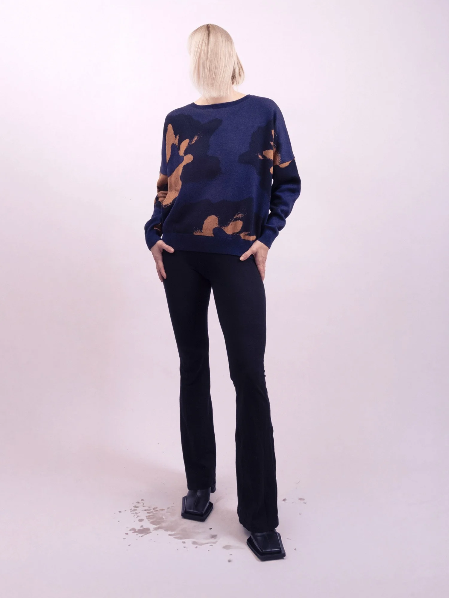 Pullover_4_WinterFlowers_2.jpg