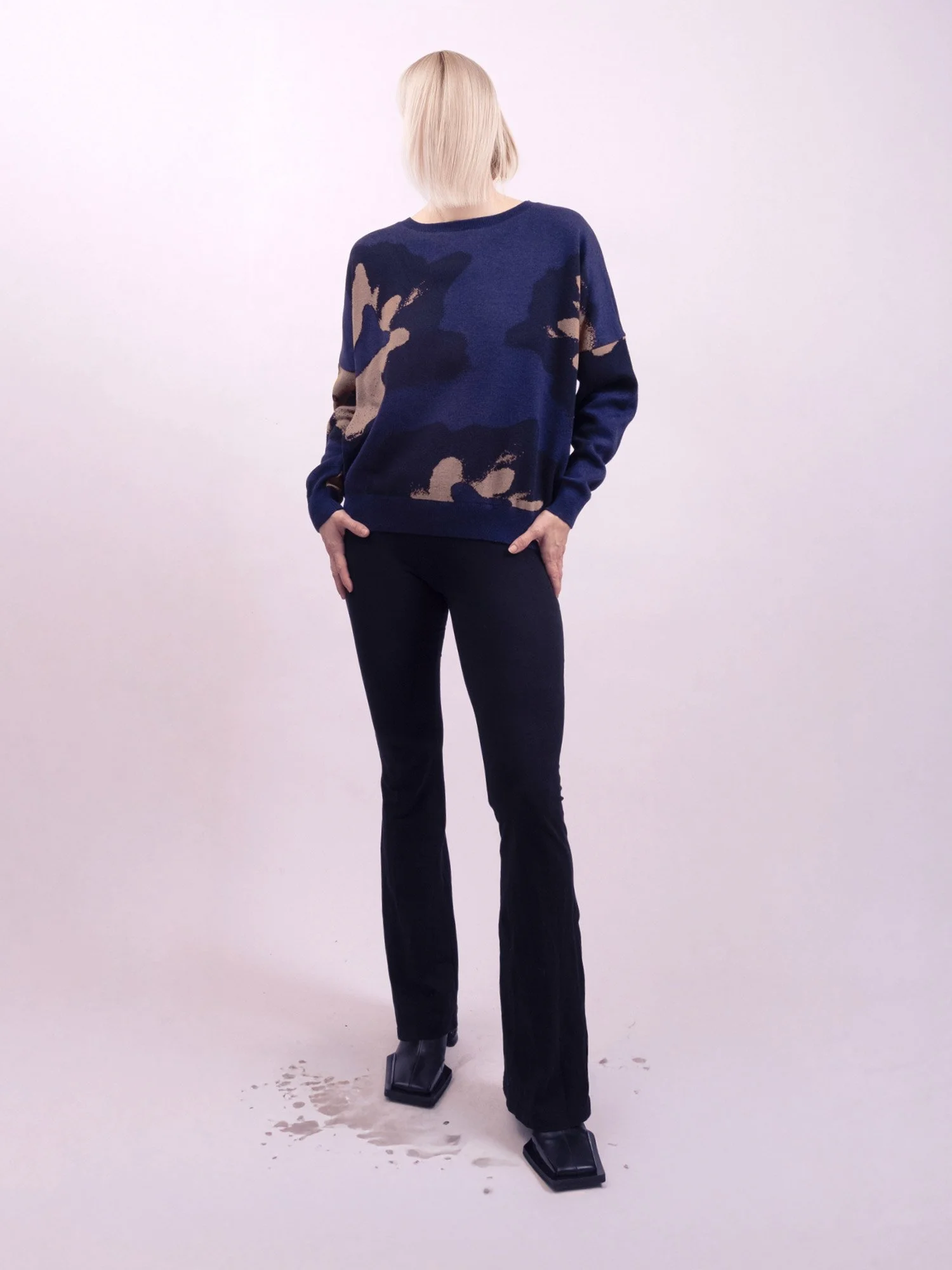 Pullover_4_WinterFlowers_9.jpg