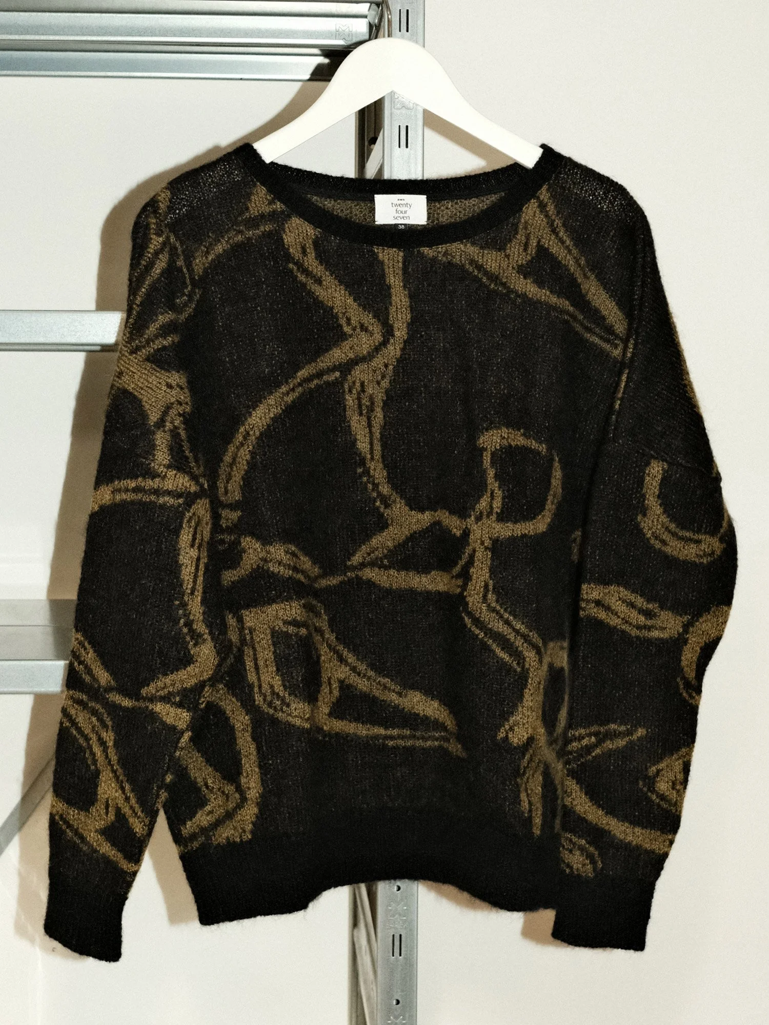 Pullover_4_WinterVeins_6.jpg