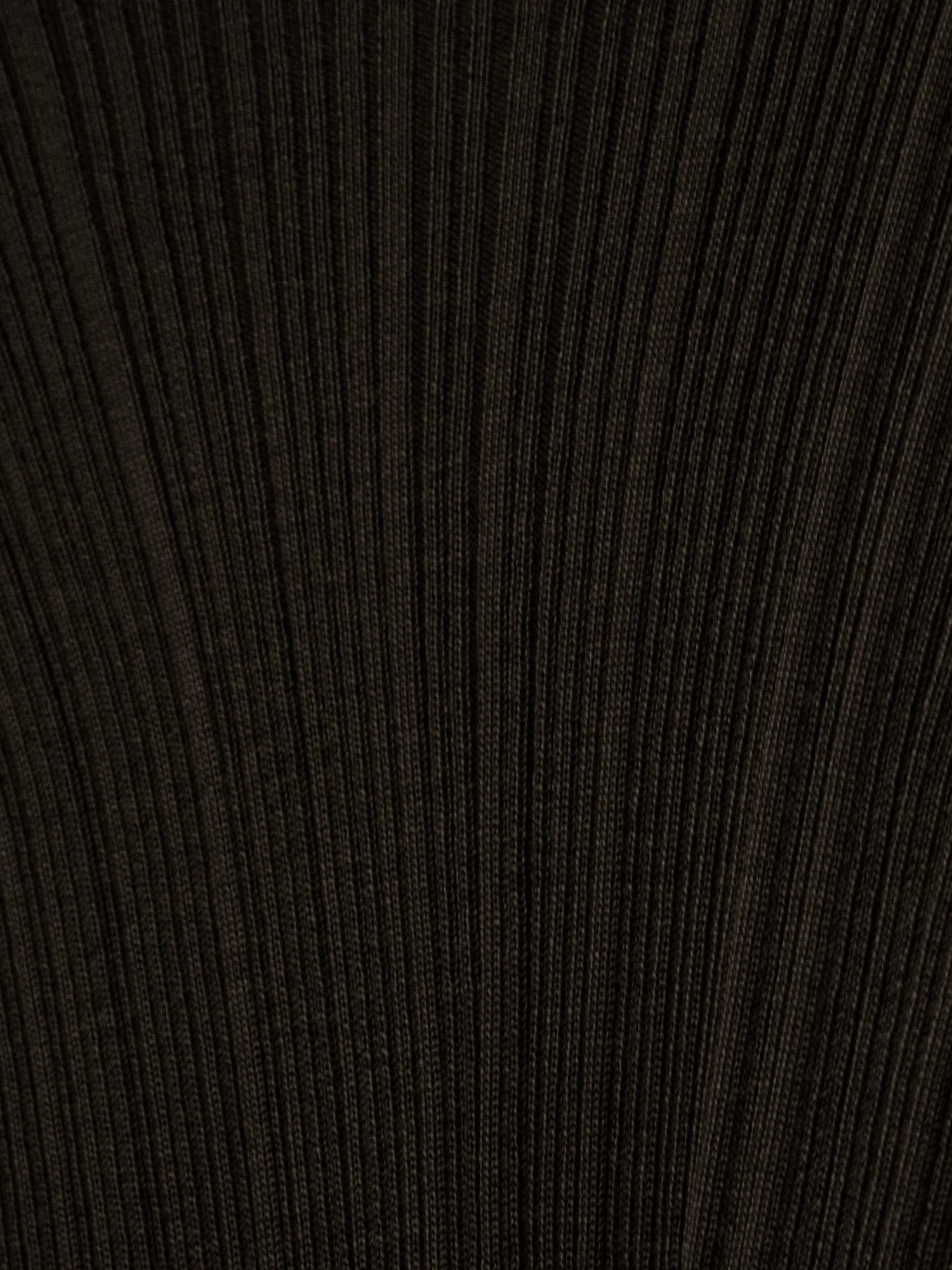 Turtleneck_2_Ed2627_CloseUp_Schwarz.jpg