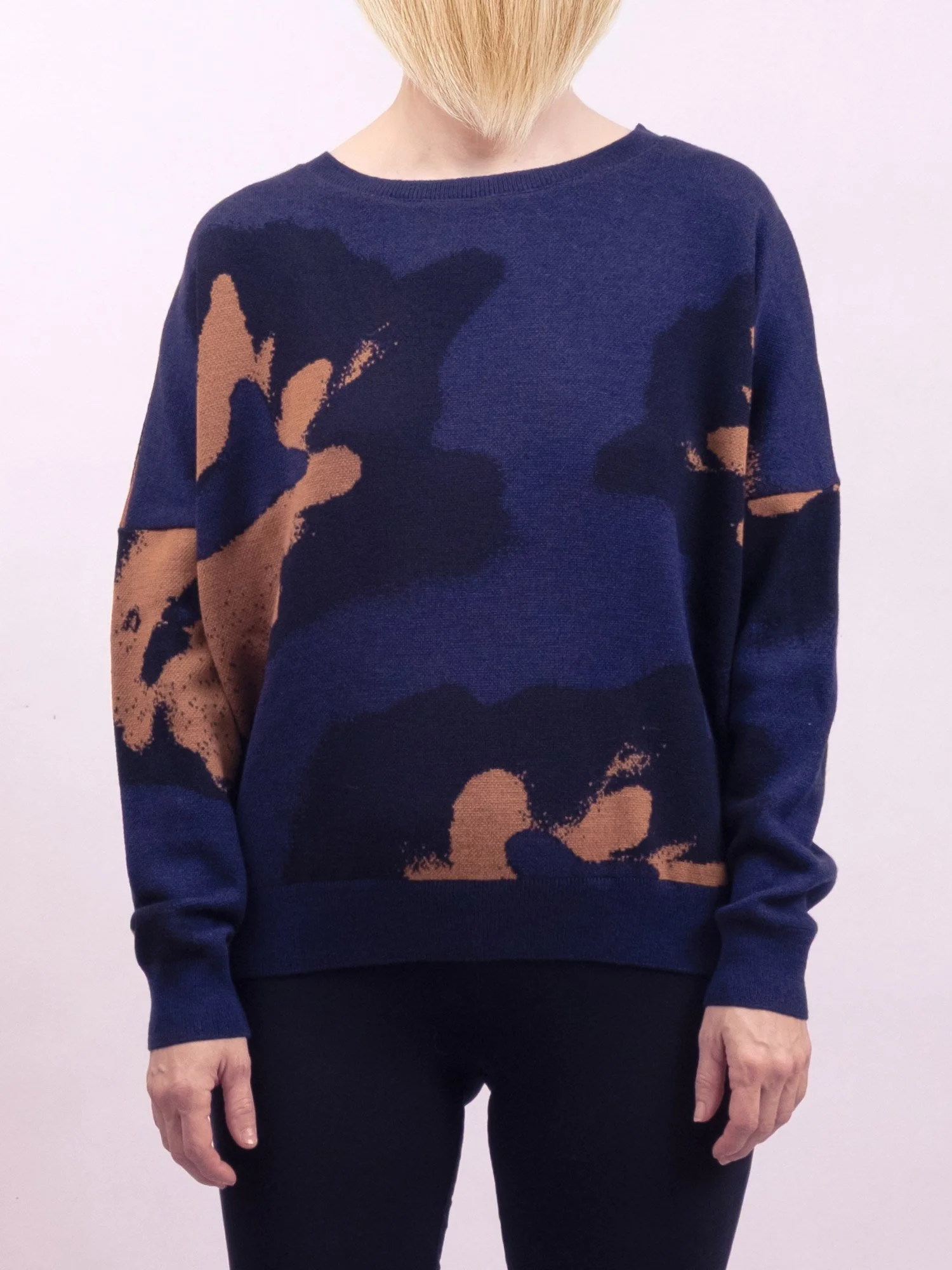 Pullover_4_WinterFlowers_3.jpg