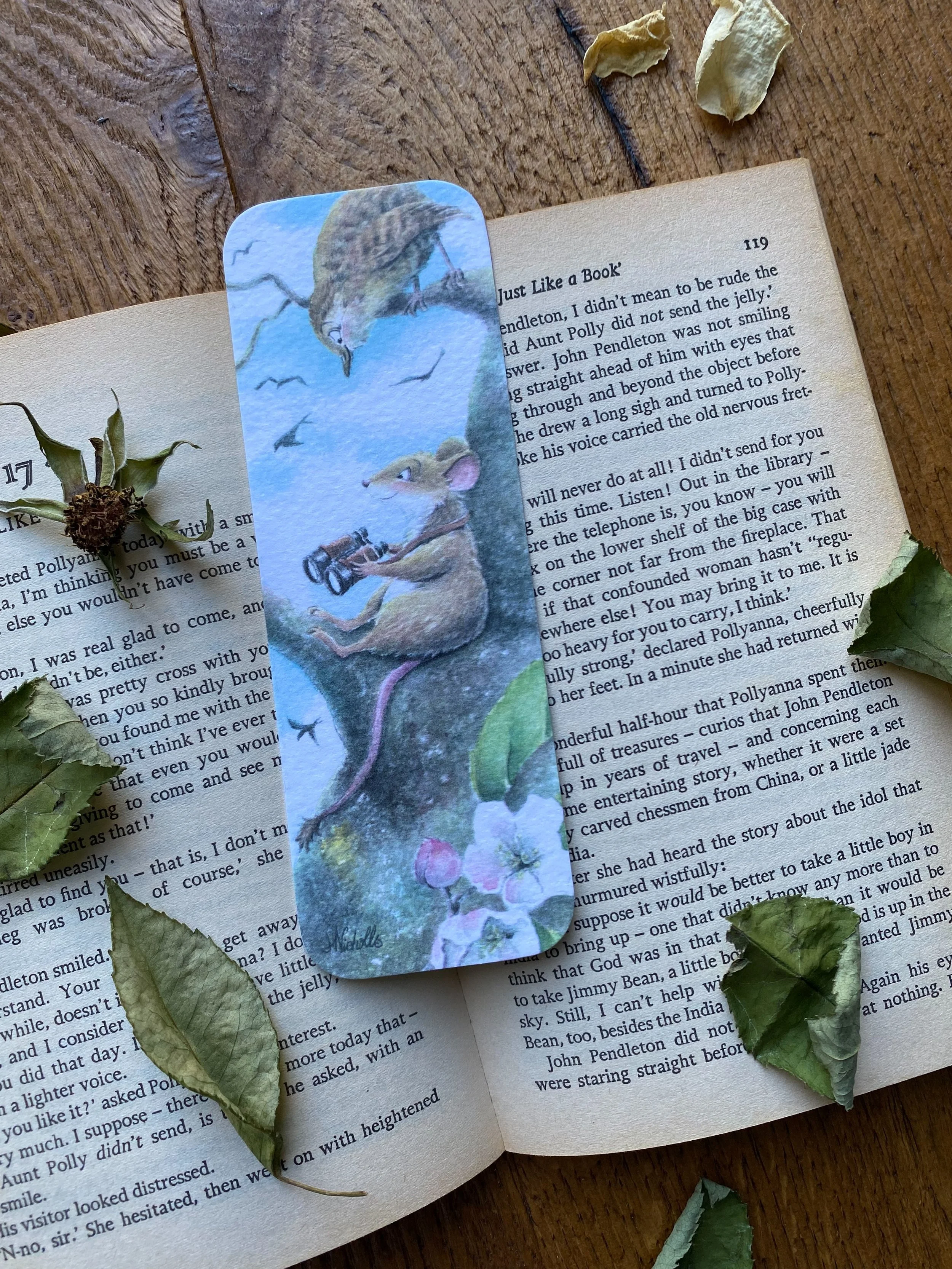 My two new bookmarks! I can&rsquo;t remember whether or not I&rsquo;d announced it&hellip; but they&rsquo;re now available ☺️ (link in bio) 💌📖📚 #bookmark #handmade #watercolourgifts #bookworms #booklover