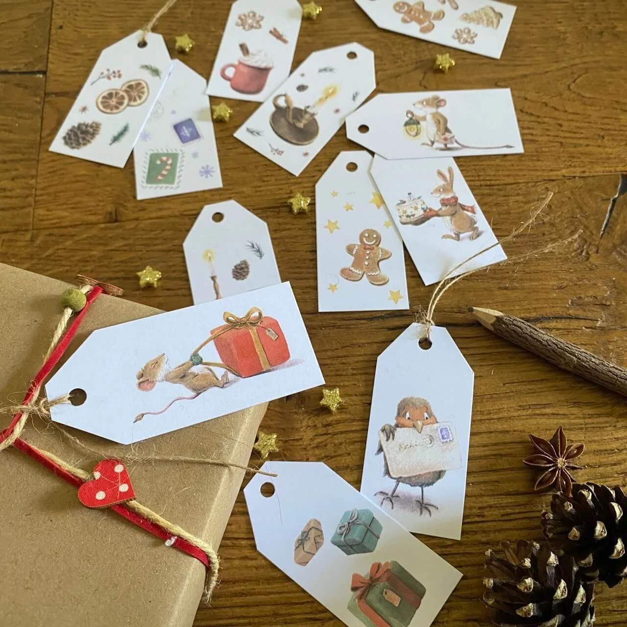 mini-christmas-gift-tags-angle-photo.jpeg