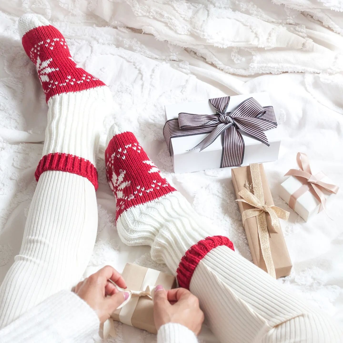Merry Christmas BEAUTIFUL Soul's. I'm taking a couple of weeks plus off over the holidays.

I will share some fun 2022 things before the new year but right now being with family &amp; slowing down is my wish.

Thank you all for bring here in my littl