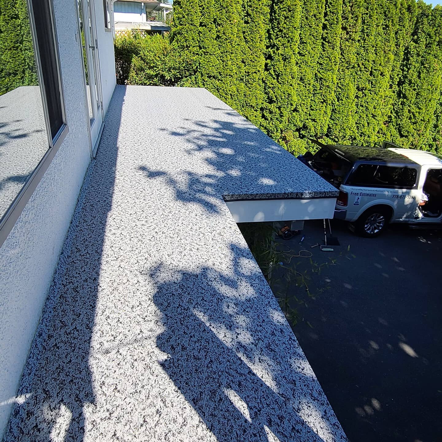 Vinyl sundeck in North Vancouver