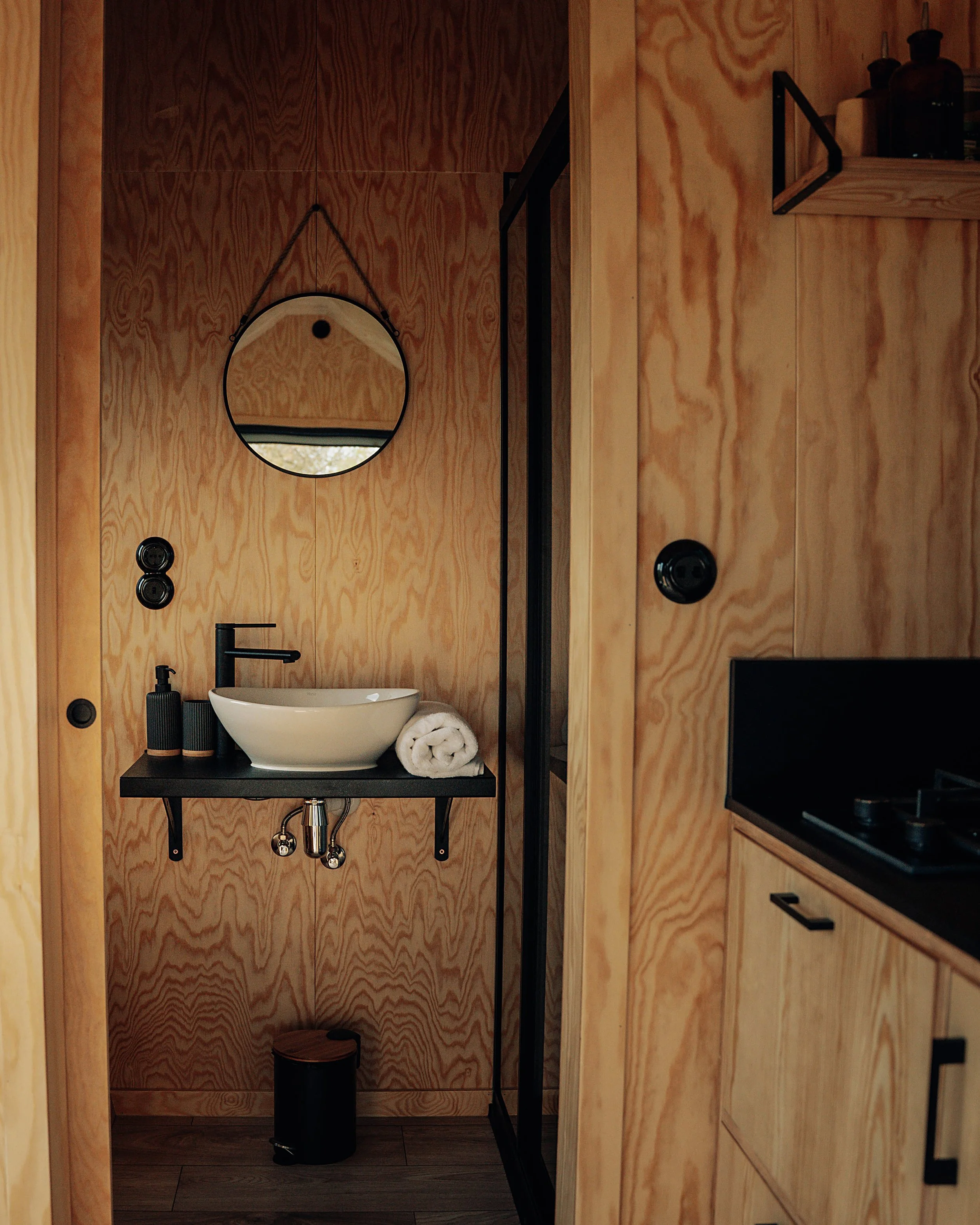 salledebain_vertical_Romann.jpg