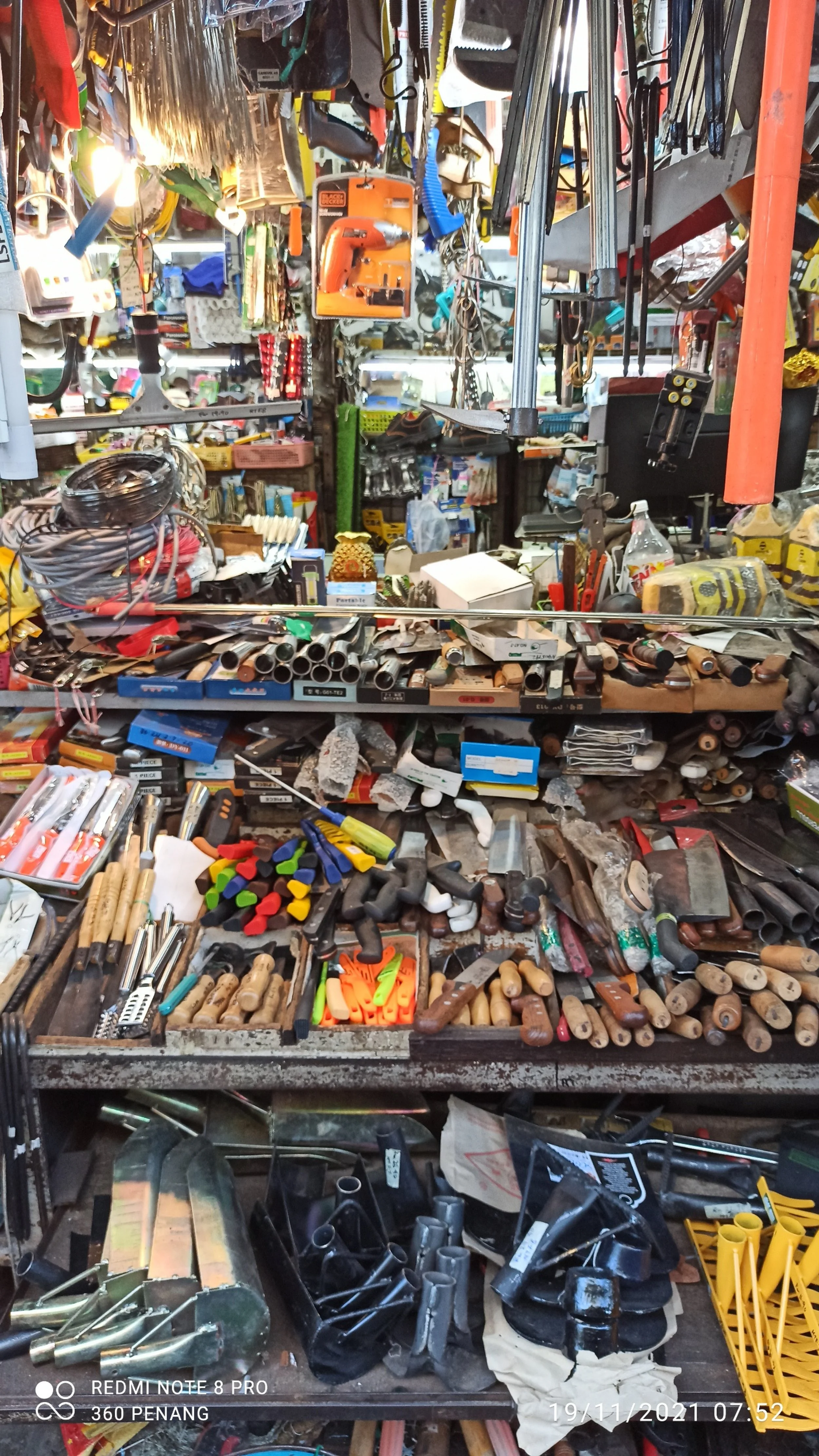Iron monger's stall at Chulia Street