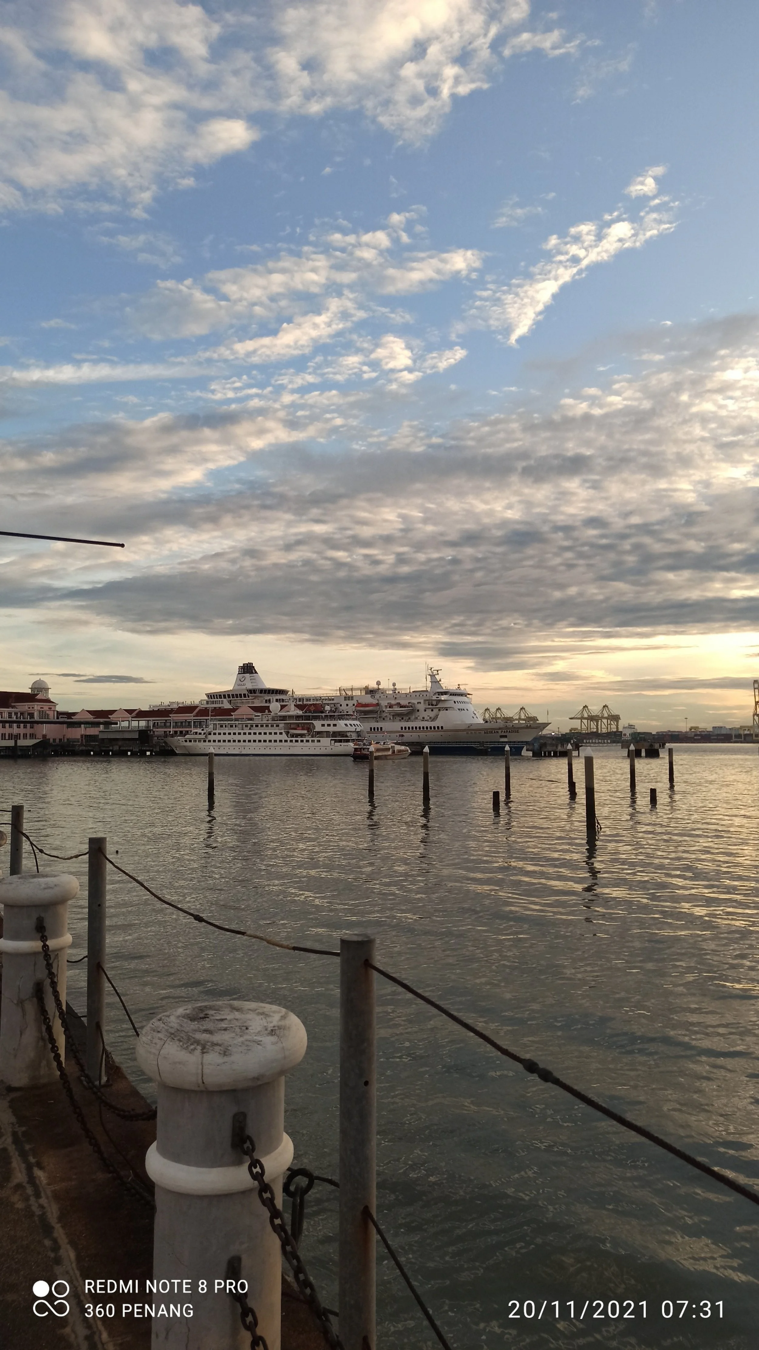 Cruise ship terminal