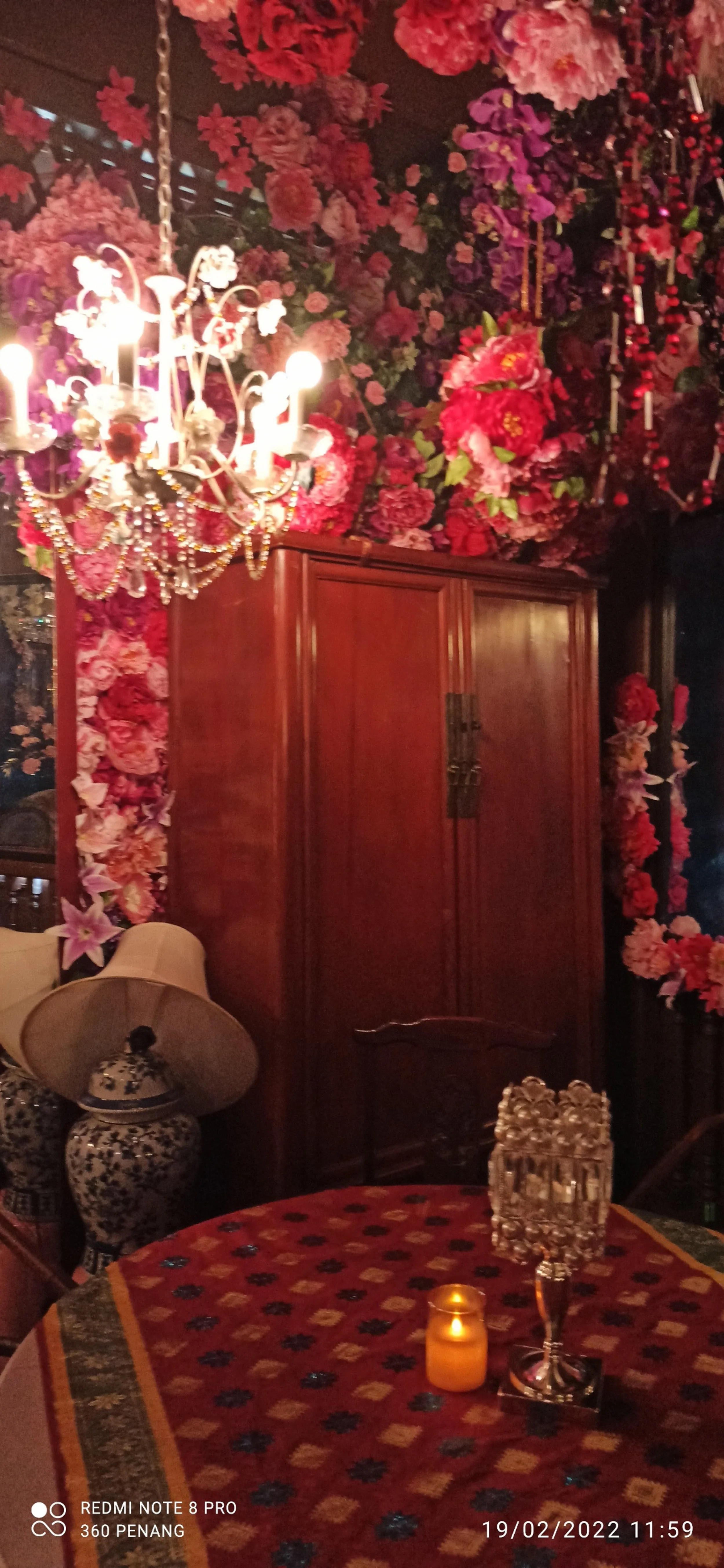 Red wedding cabinet