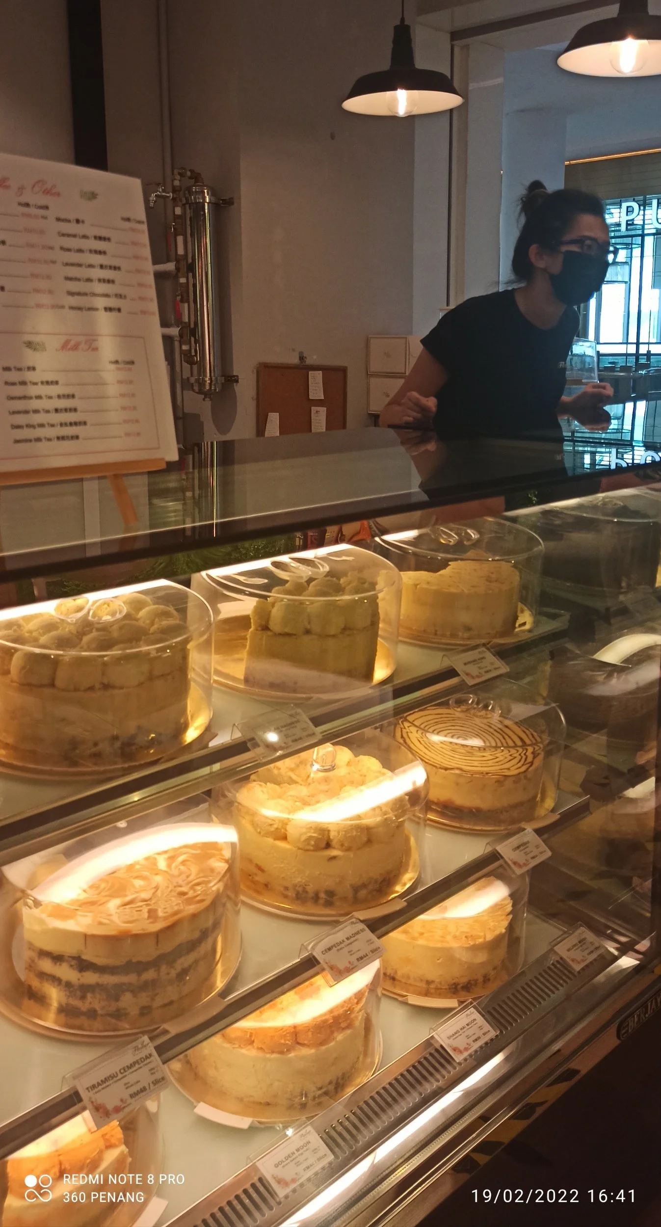 Cake display