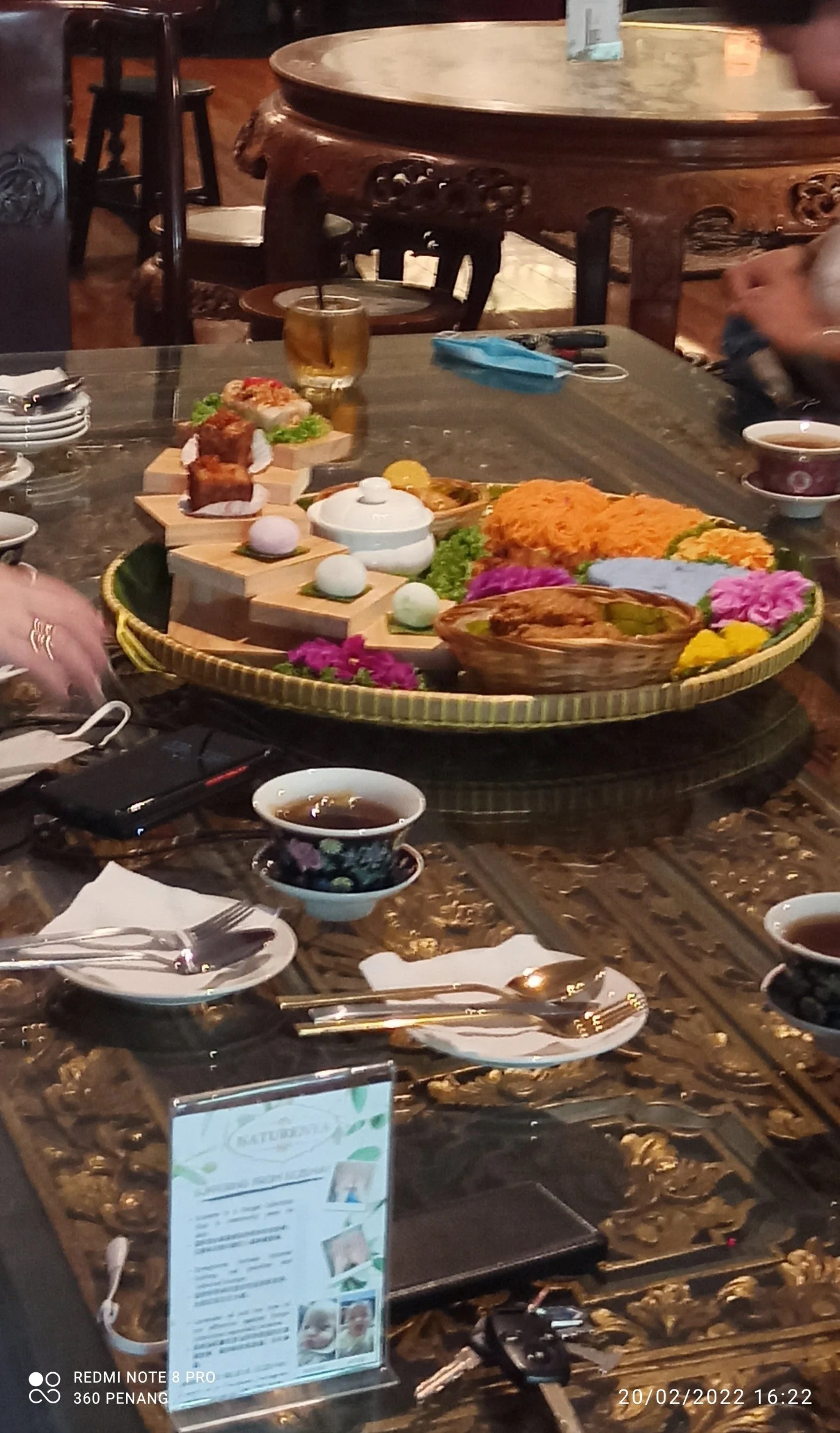 Platter of Nyonya Kuih ordered by the table next to mine