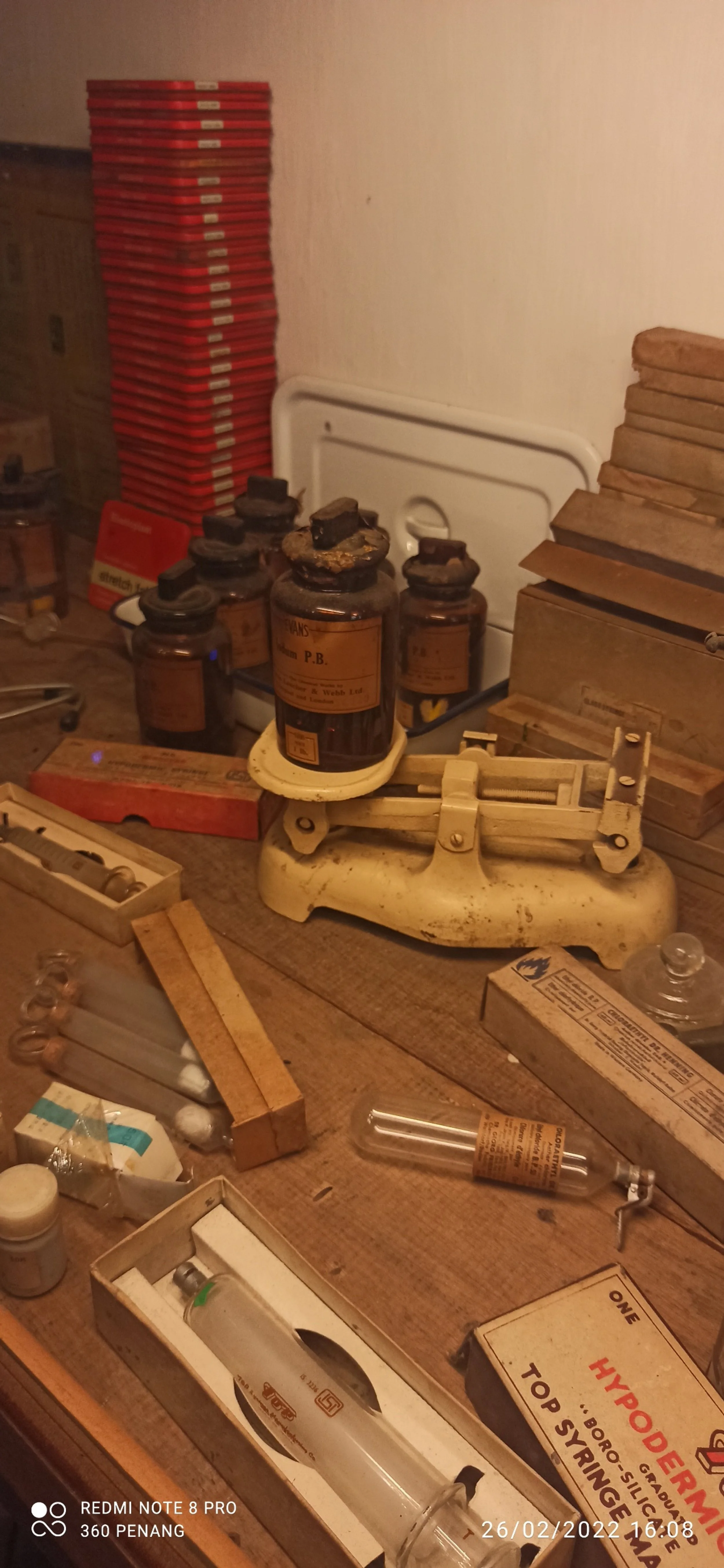 Weighing scales