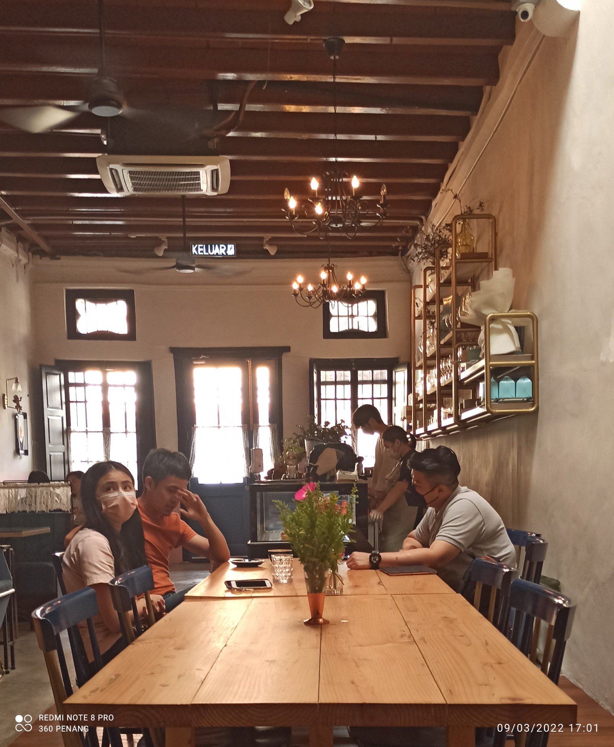 Long table