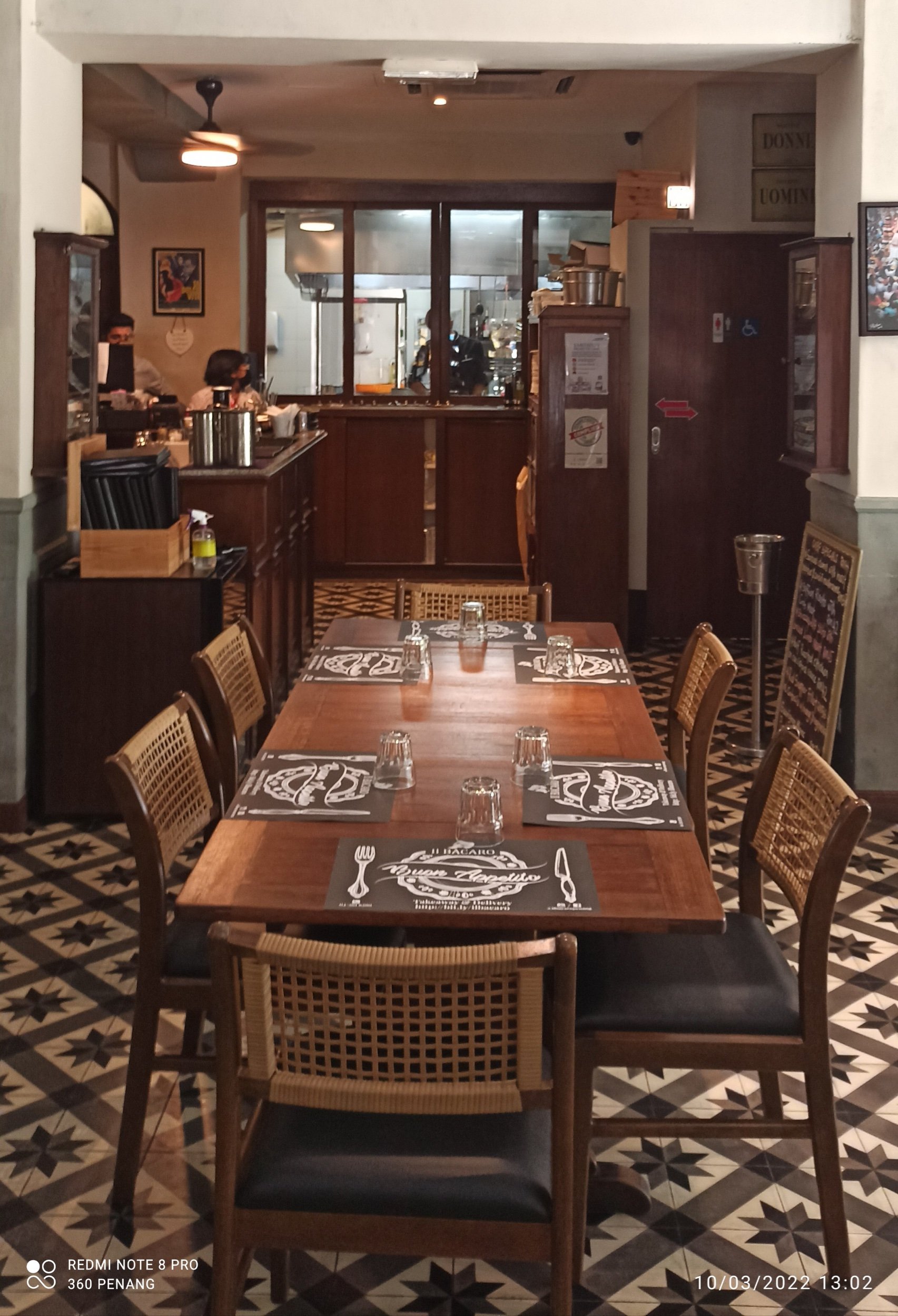 Long table