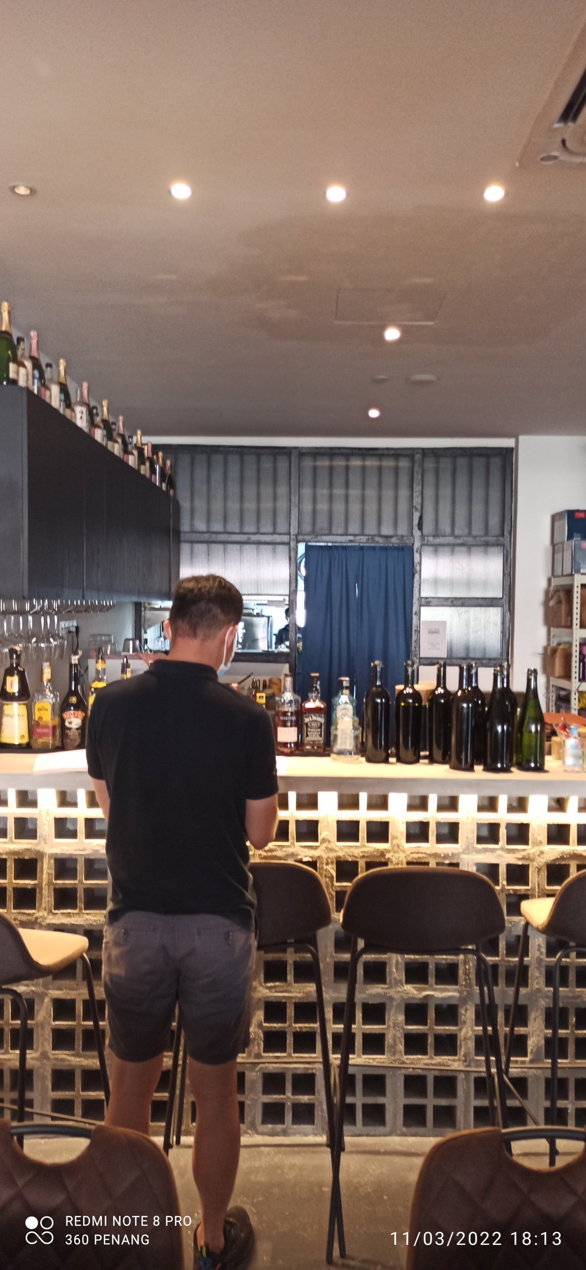 Bar counter