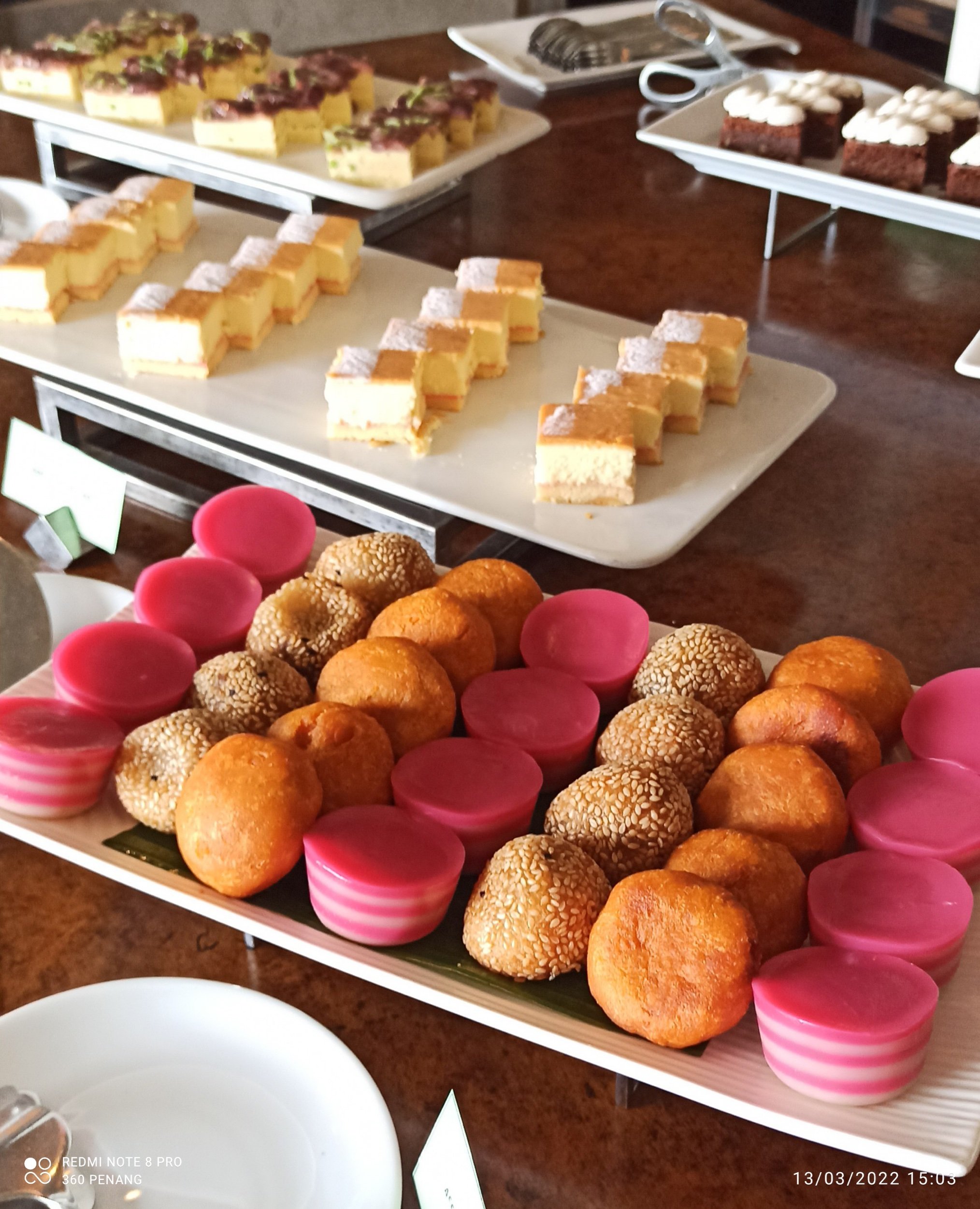 Kuih muih (Cake selection, in Malay)