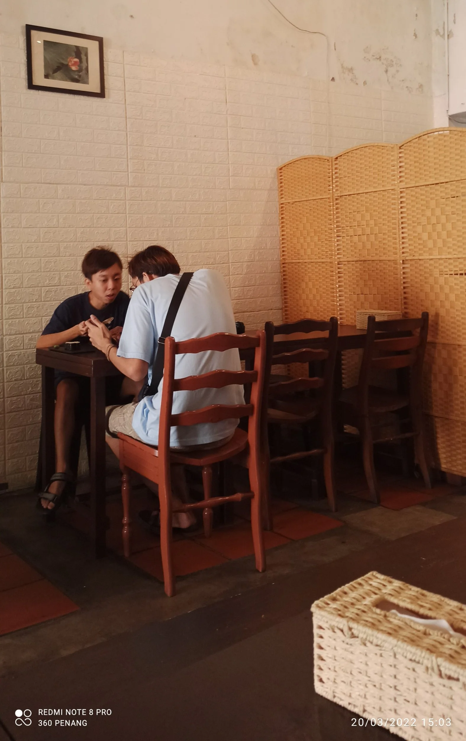 Simple seating. The restaurant also has Japanese style tatami floor seating