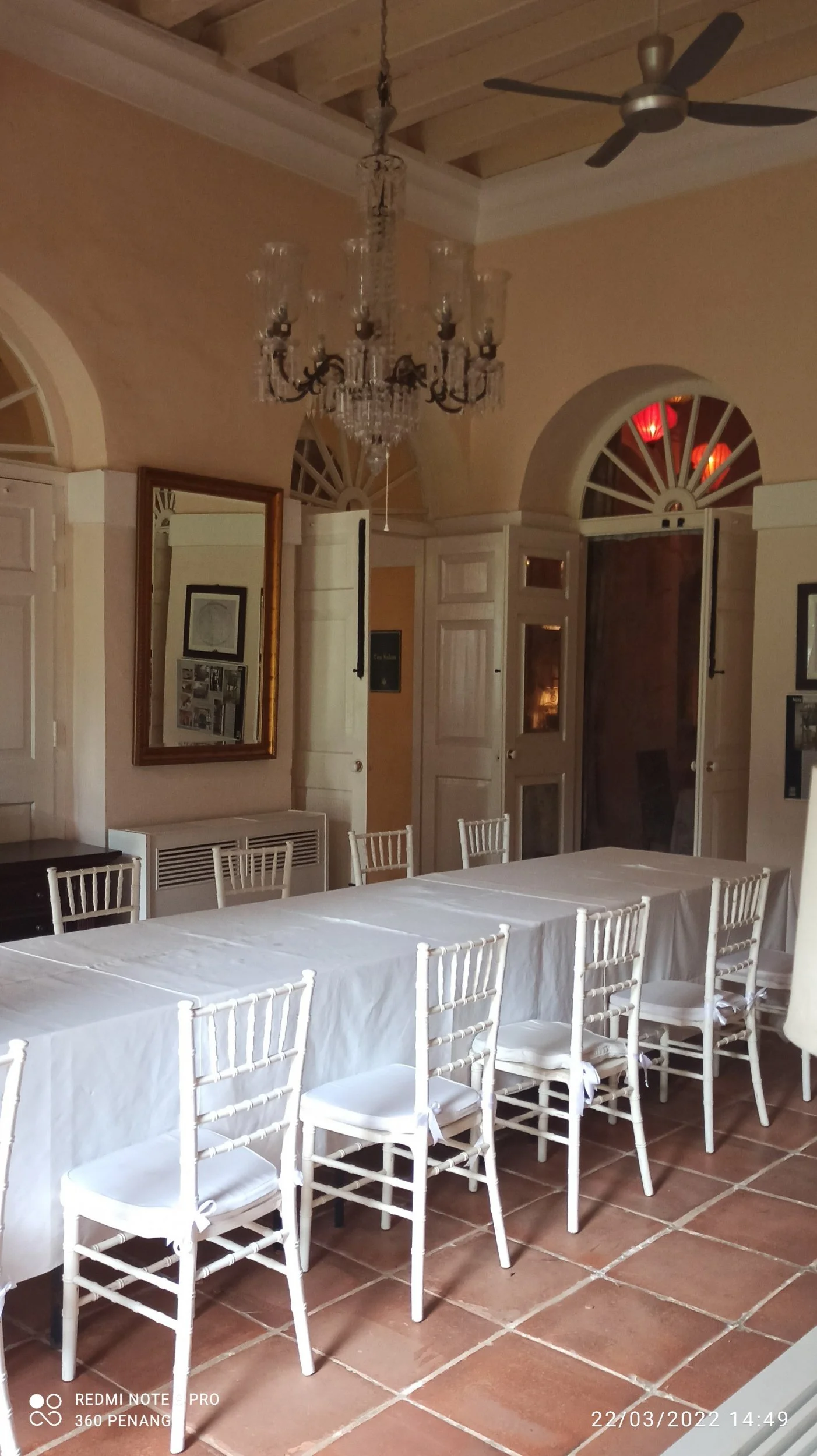 Long table