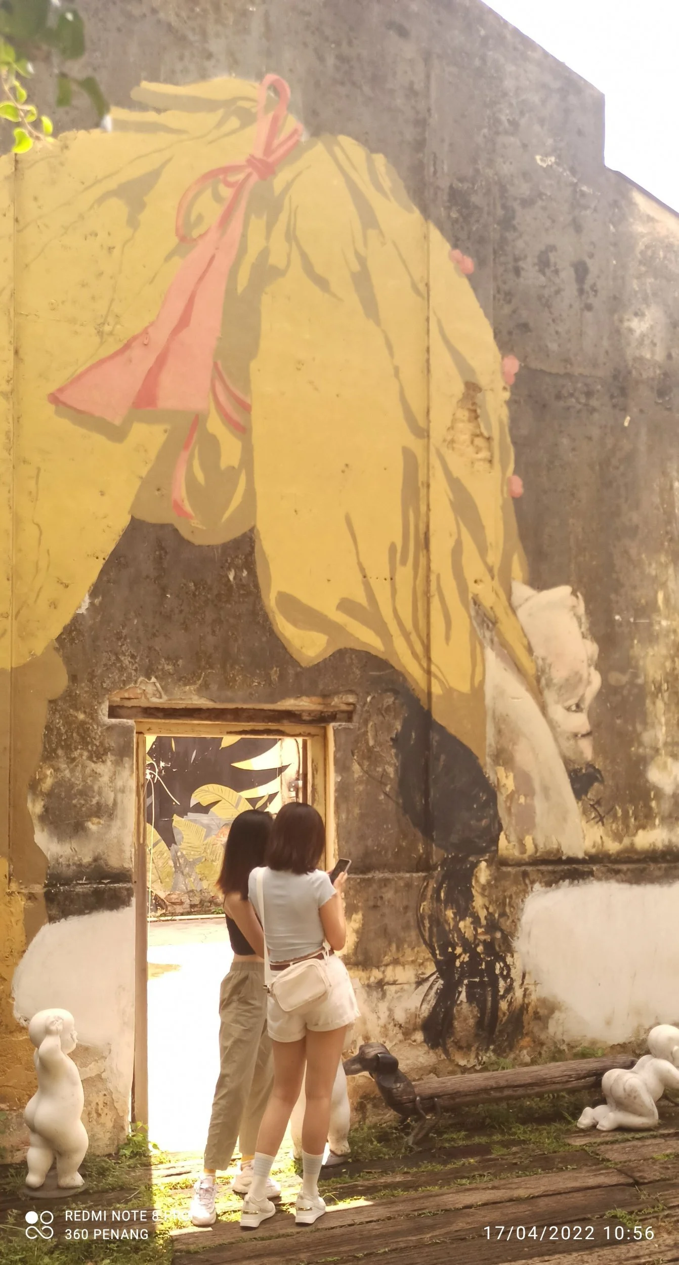 Wall mural