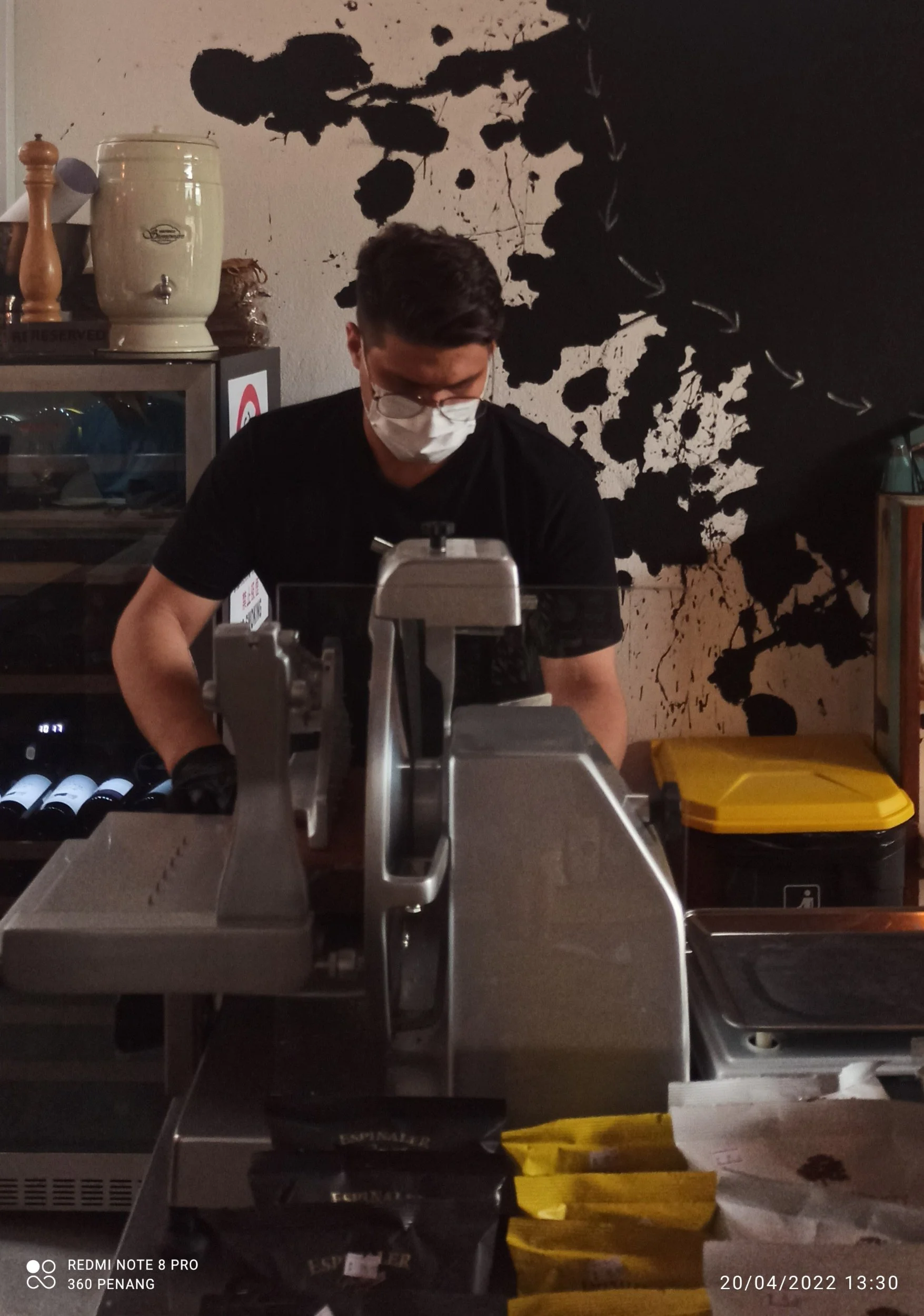 Deli slicer machine