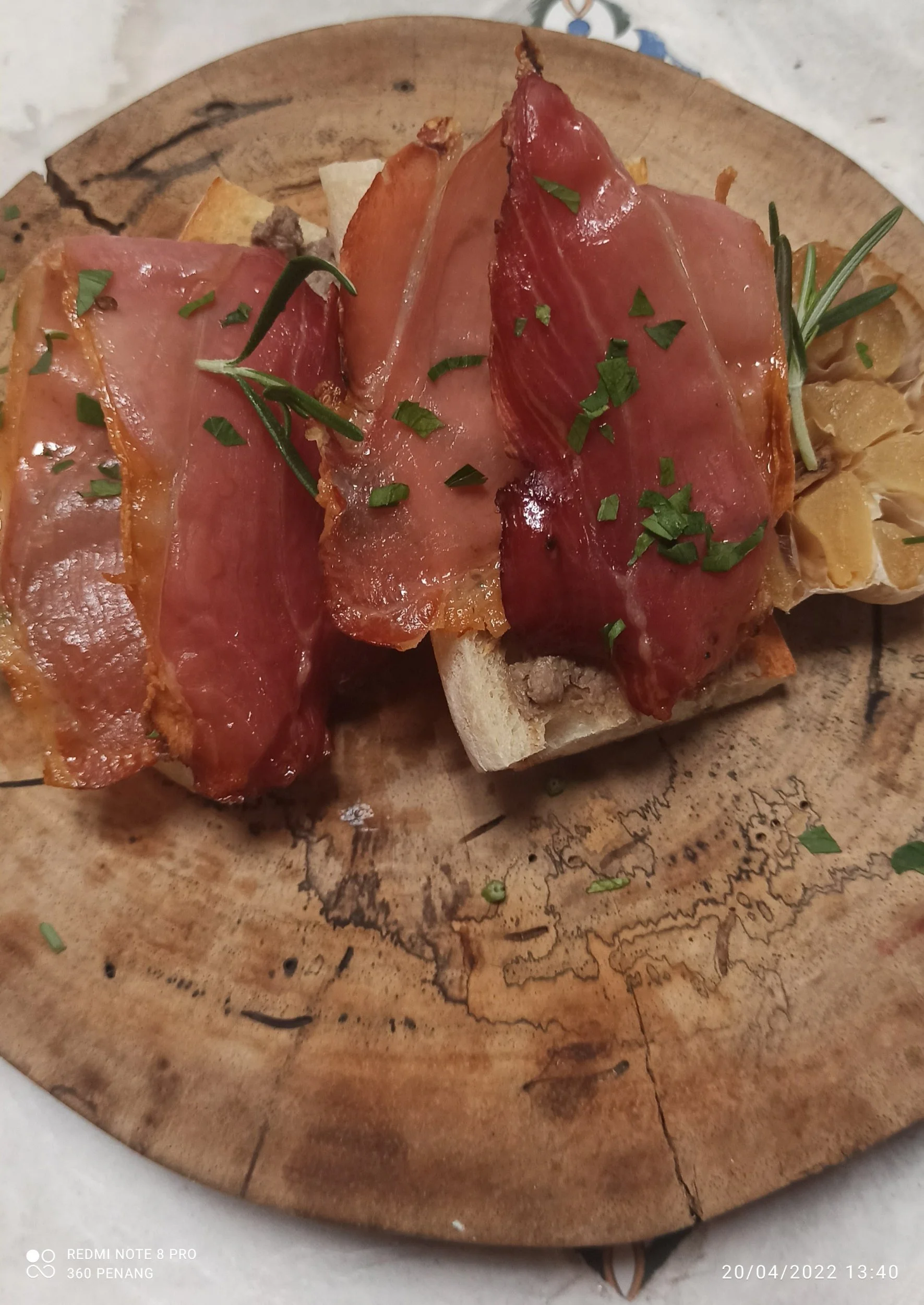 My appetiser of chicken liver pate on baguette with Speck ham and anchovies 👍