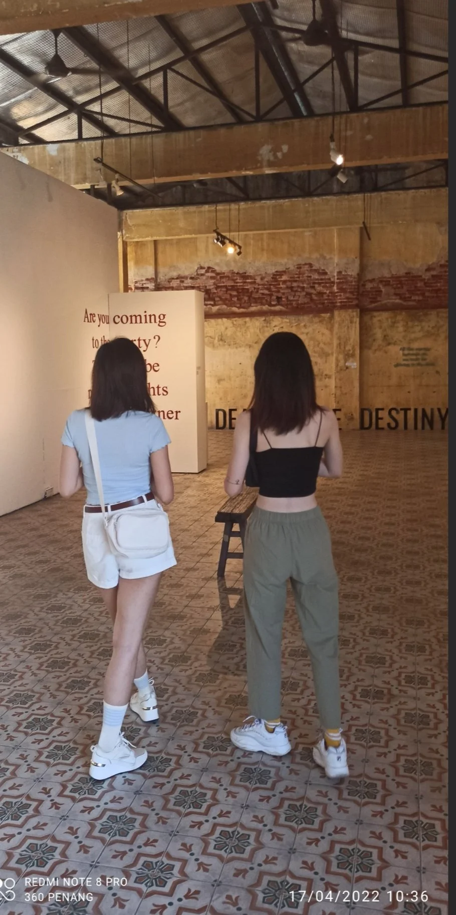 Art Exhibition by Trina Yeoh @ Hin Bus Depot