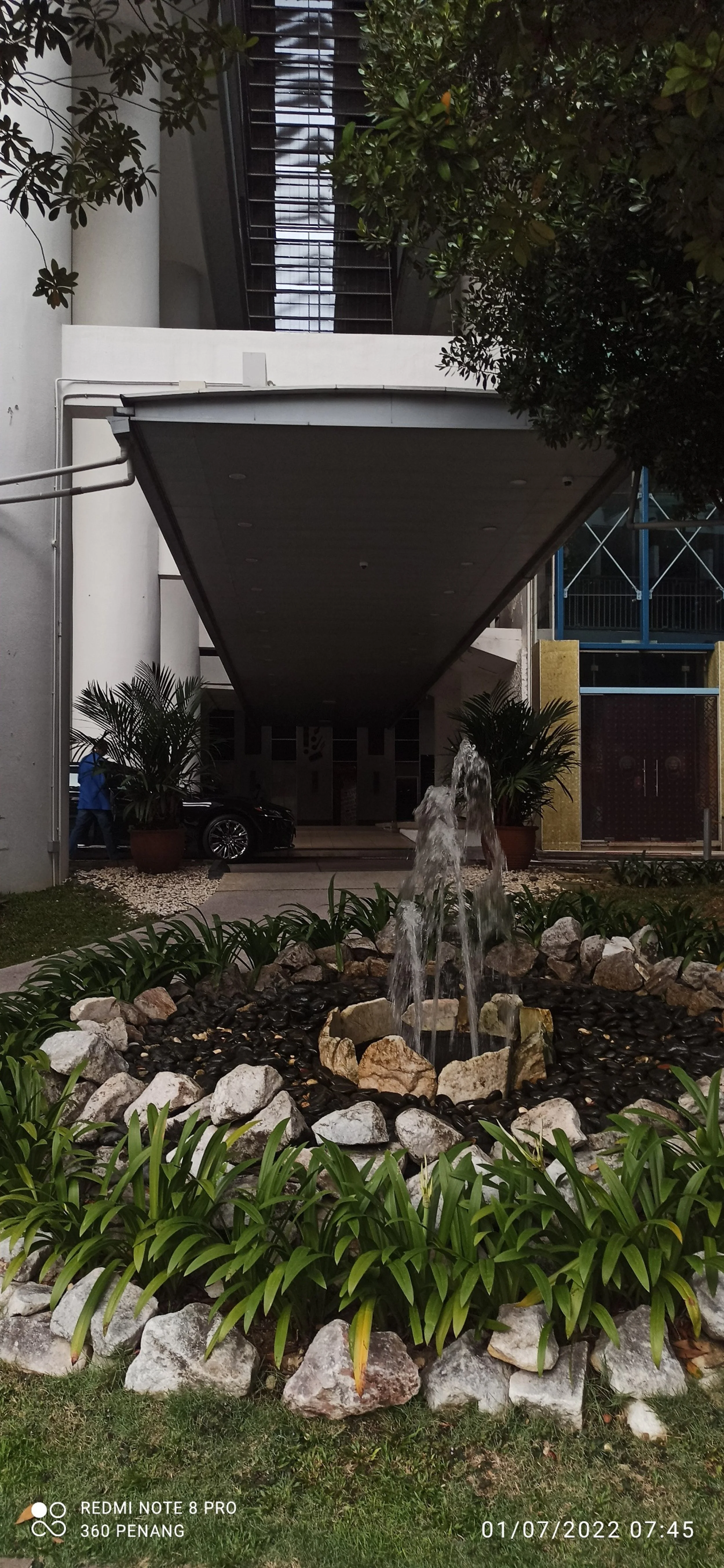 Car drop off point to Ascott & Kirana side entrance 