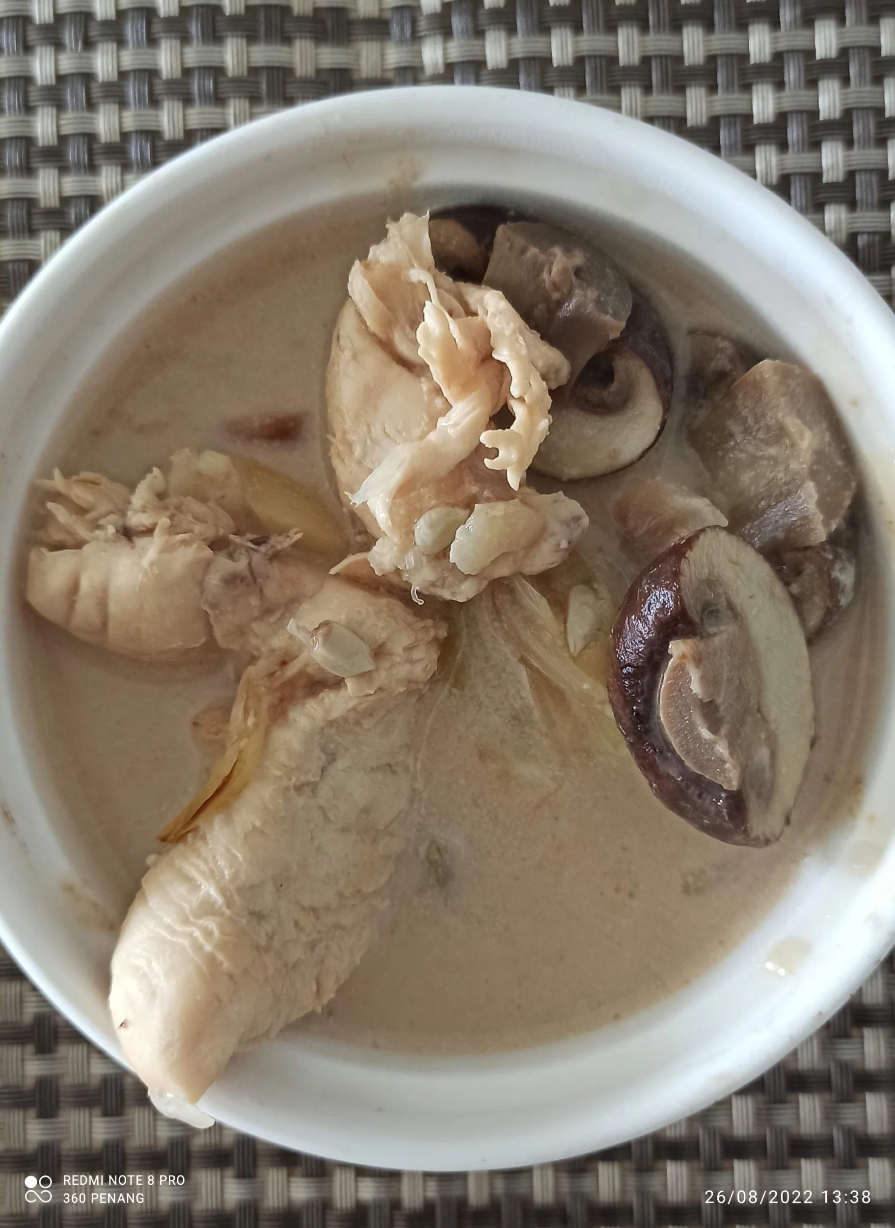 🤠's easy Tom Kha Chicken with Maepranom paste