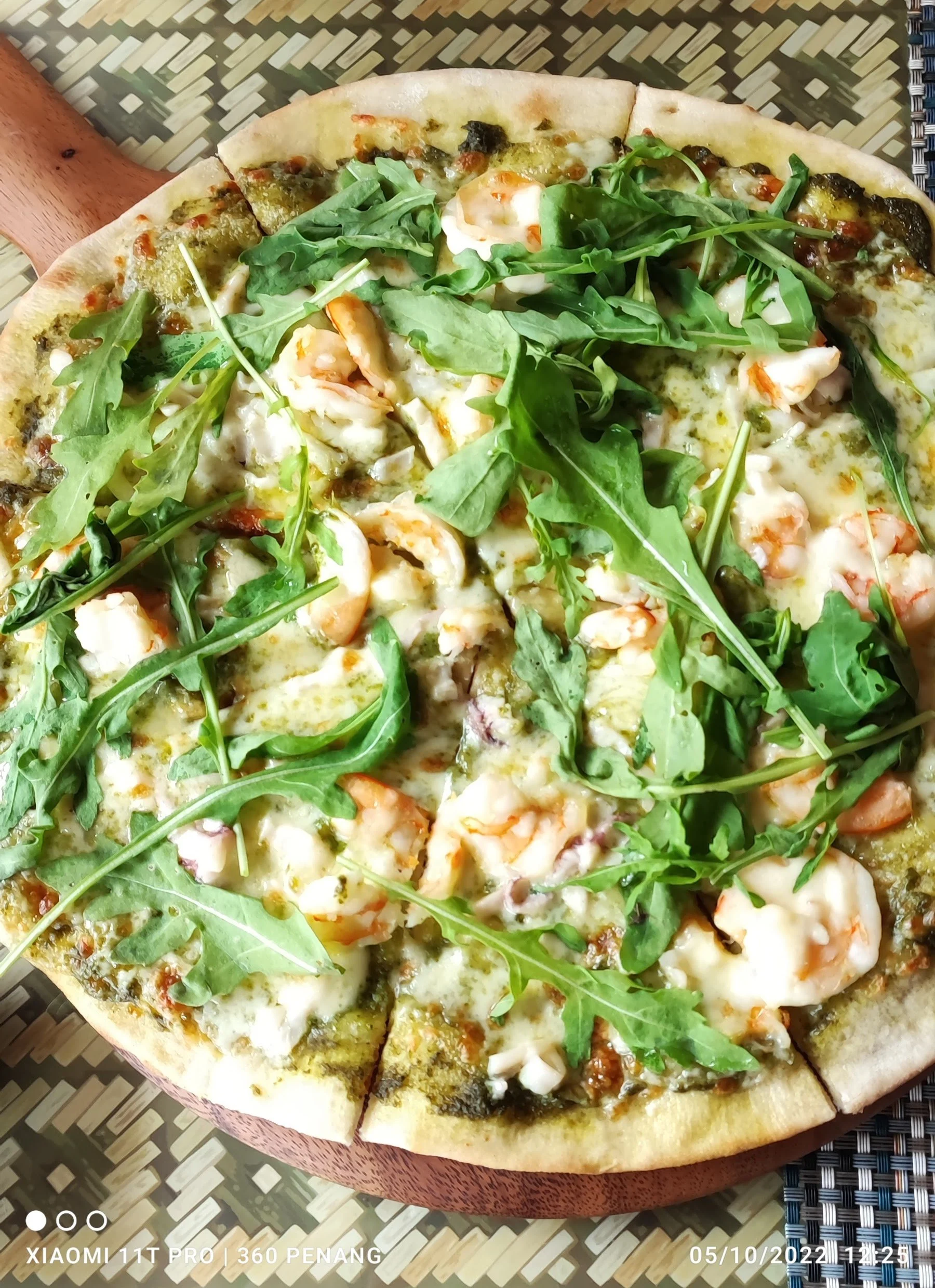 Pizza from Beach Club restaurant 😋