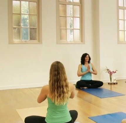 meditation class by an experienced mindfulness practitioner