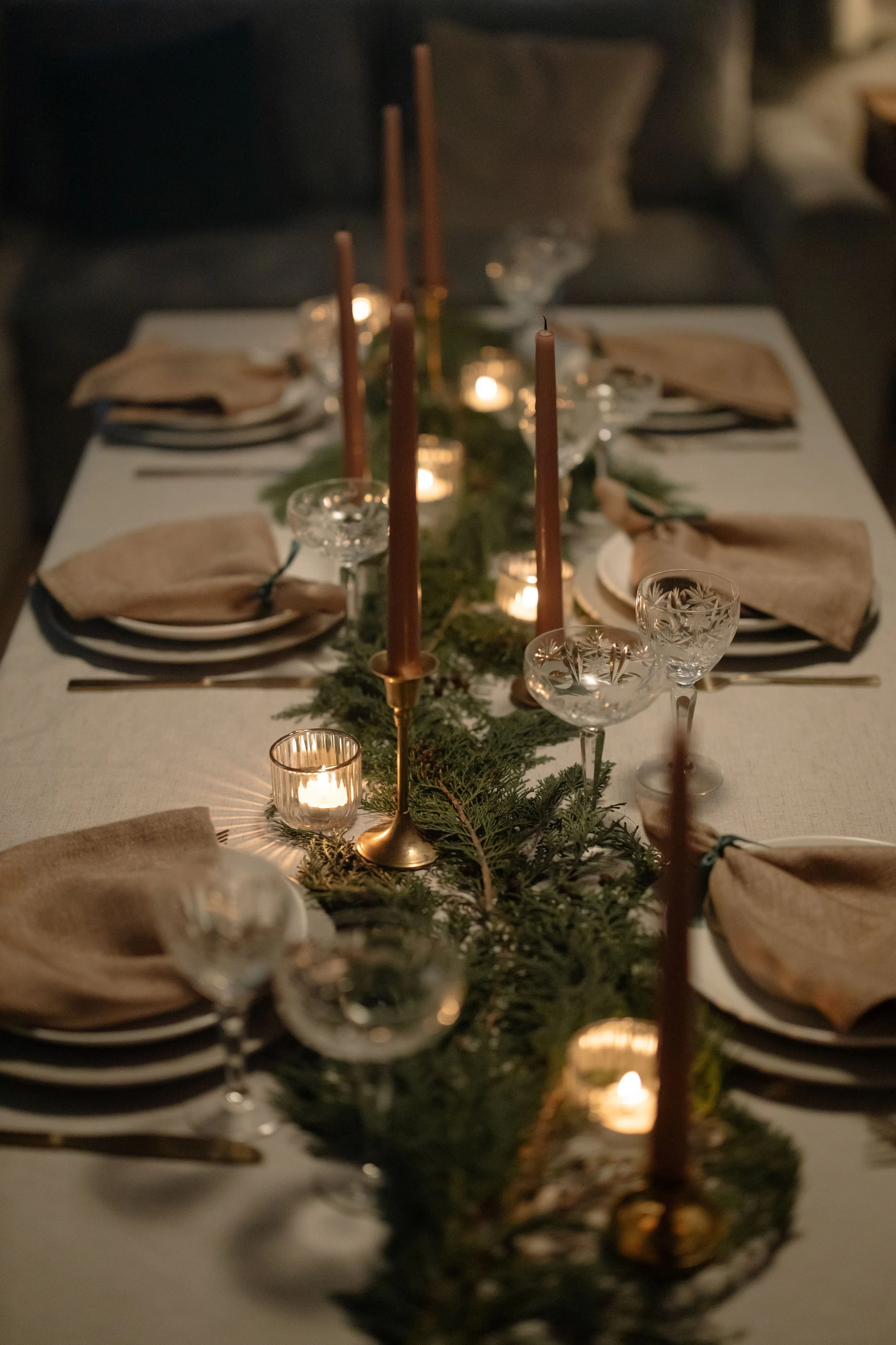 Elegant Holiday Party Tablescape