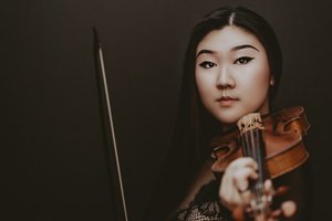Chloe Kim, violin