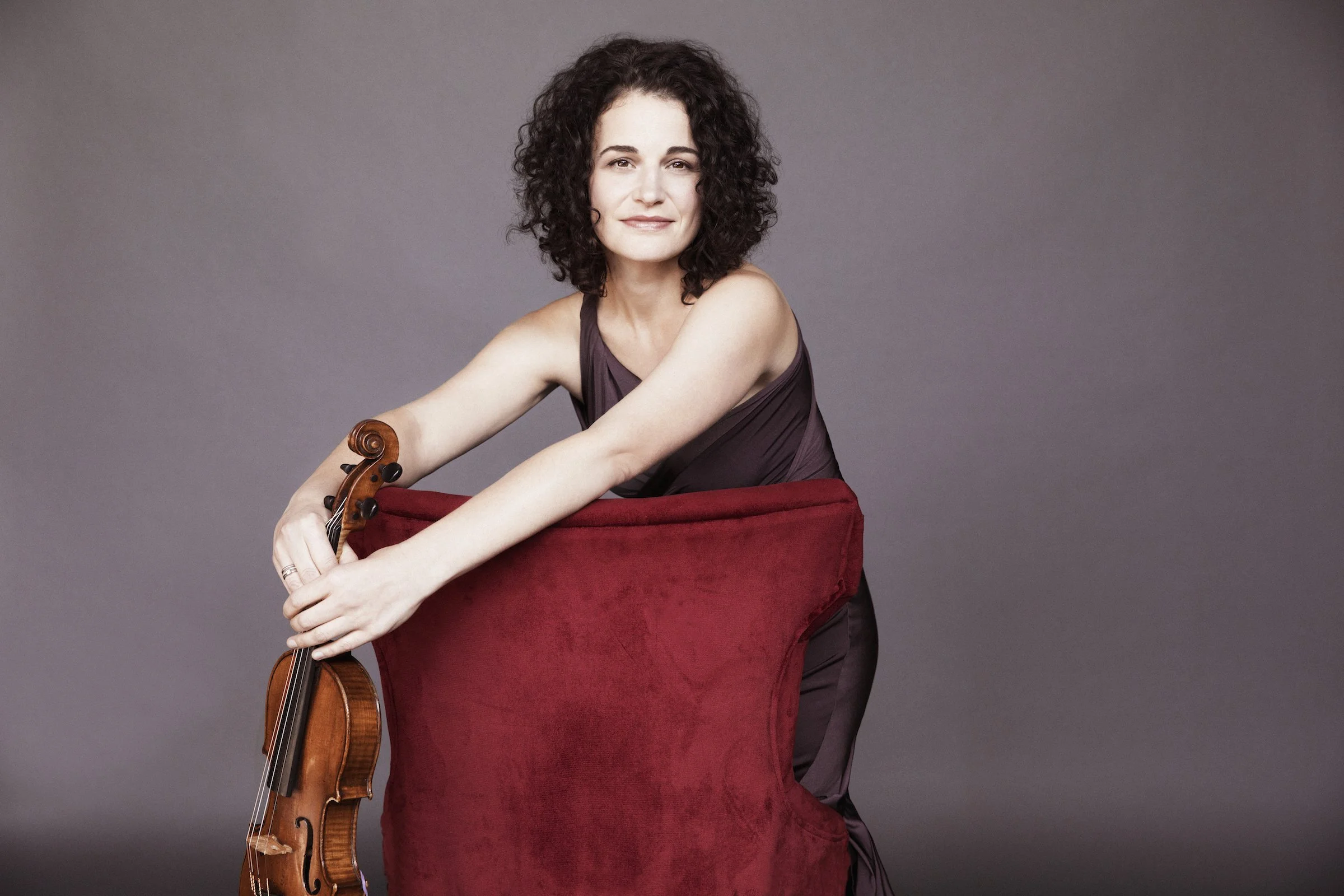 Rebecca Fischer, violin