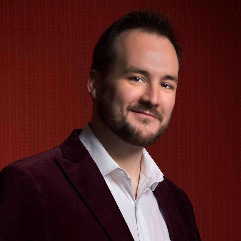 Eric Finbarr Carey, tenor and Erika Switzer, piano