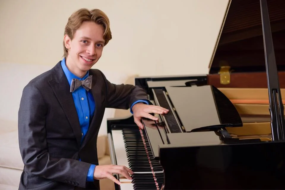 Baron Fenwick, piano