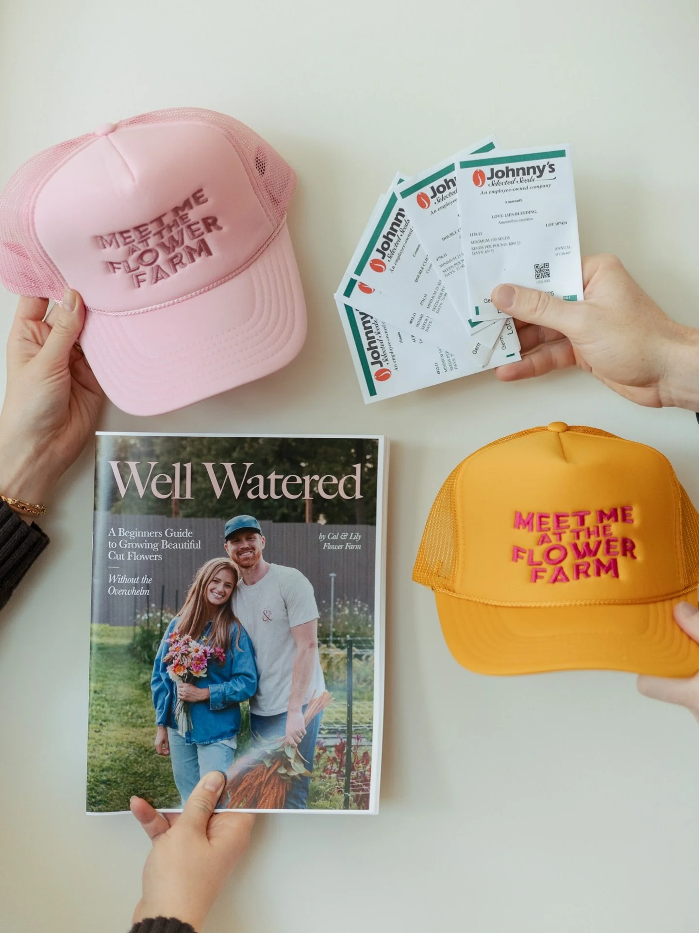 PRE LAUNCH GIVEAWAY 🌸🫶🏼🌻🌷✨ 

To celebrate the upcoming launch of our Well Watered flower guide (Nov 28!), we&rsquo;re giving away a little starter kit to help you grow beauty right where you are.

One winner will receive:
&bull; Our brand-new PD