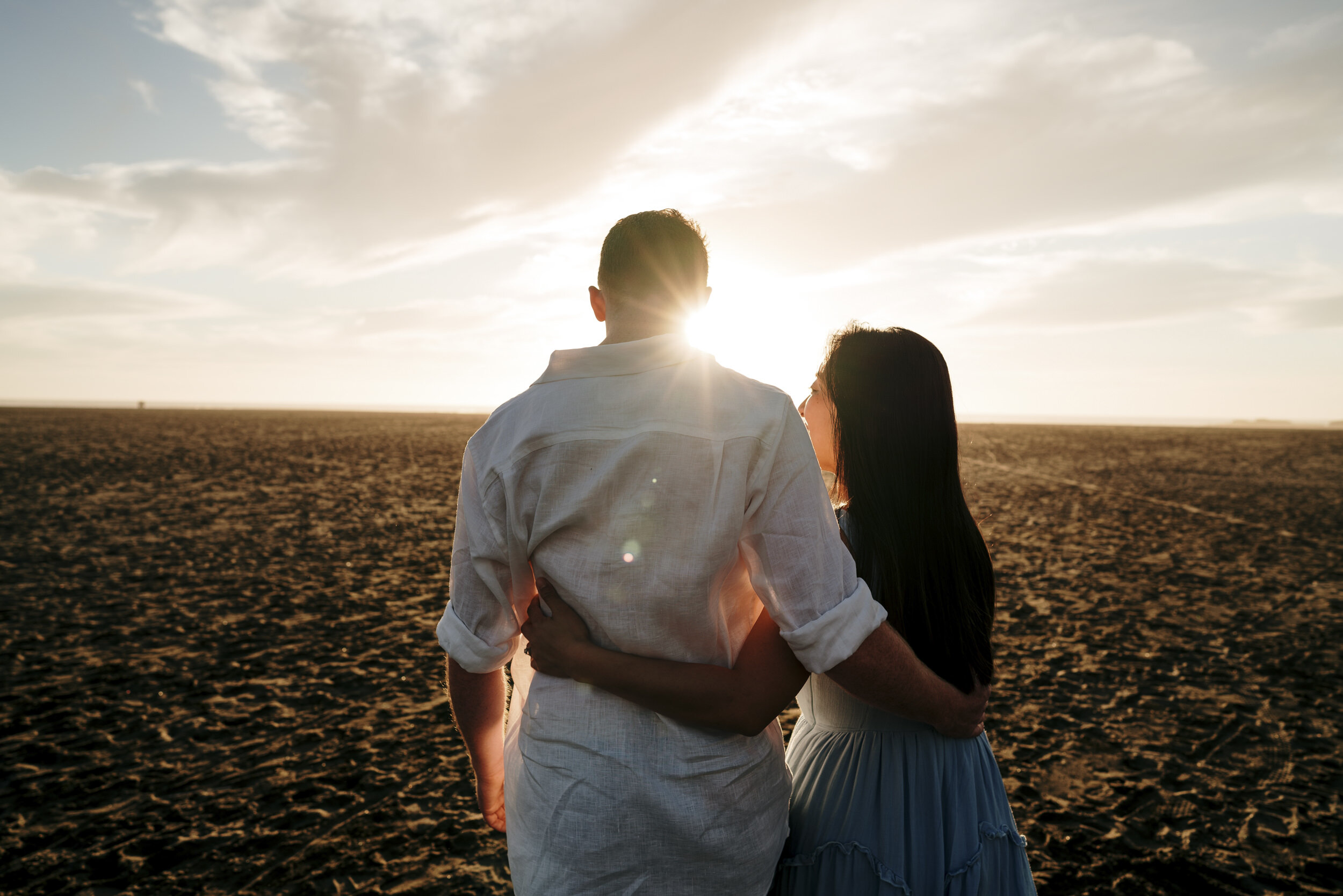 Piha Beach Photo | Engagement Shoot| Auckland Wedding Photographer and Videography | Sunset Engagement Photography | Piha Engagement