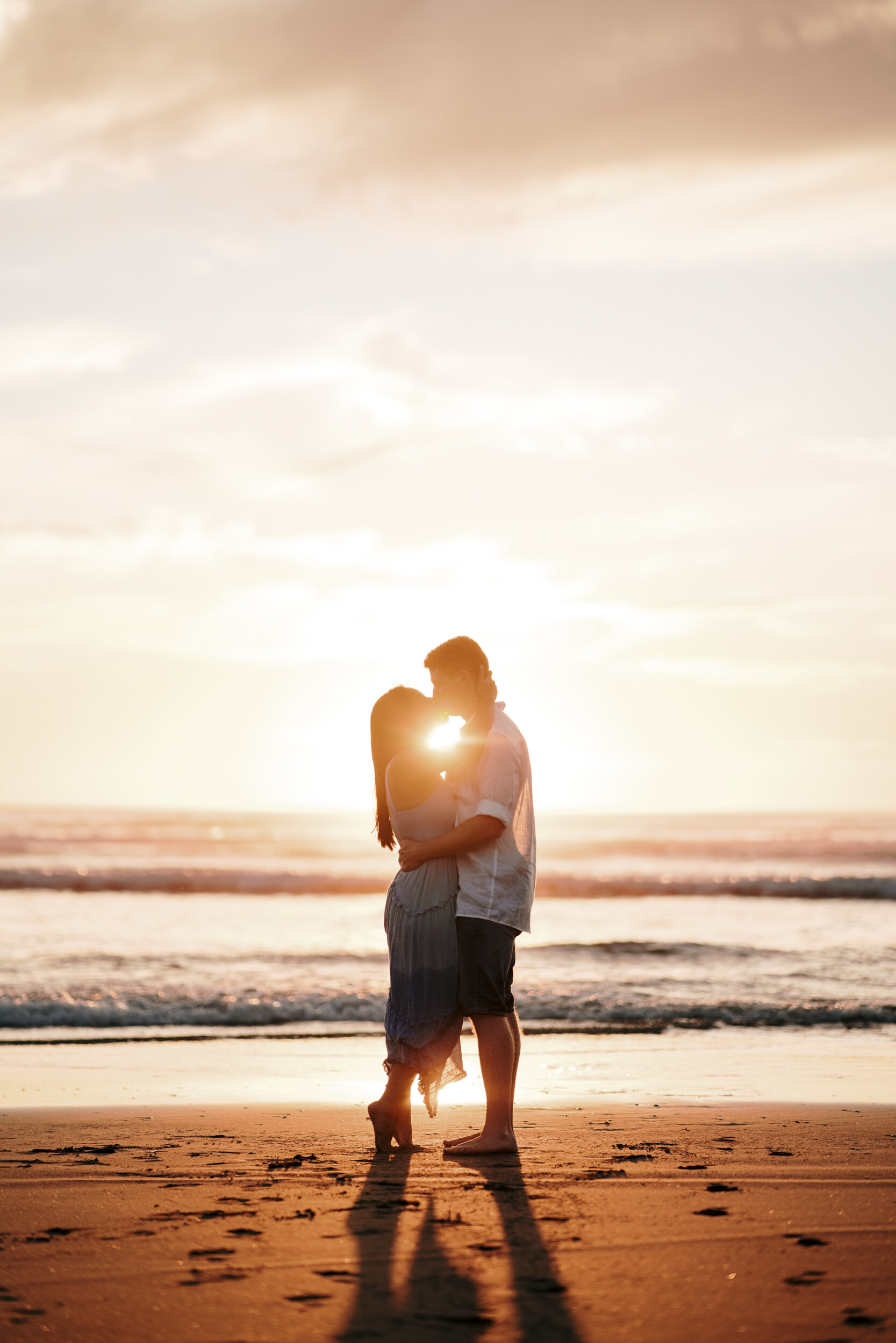 Piha Beach Photo | Engagement Shoot| Auckland Wedding Photographer and Videography | Sunset Engagement Photography | Piha Engagement