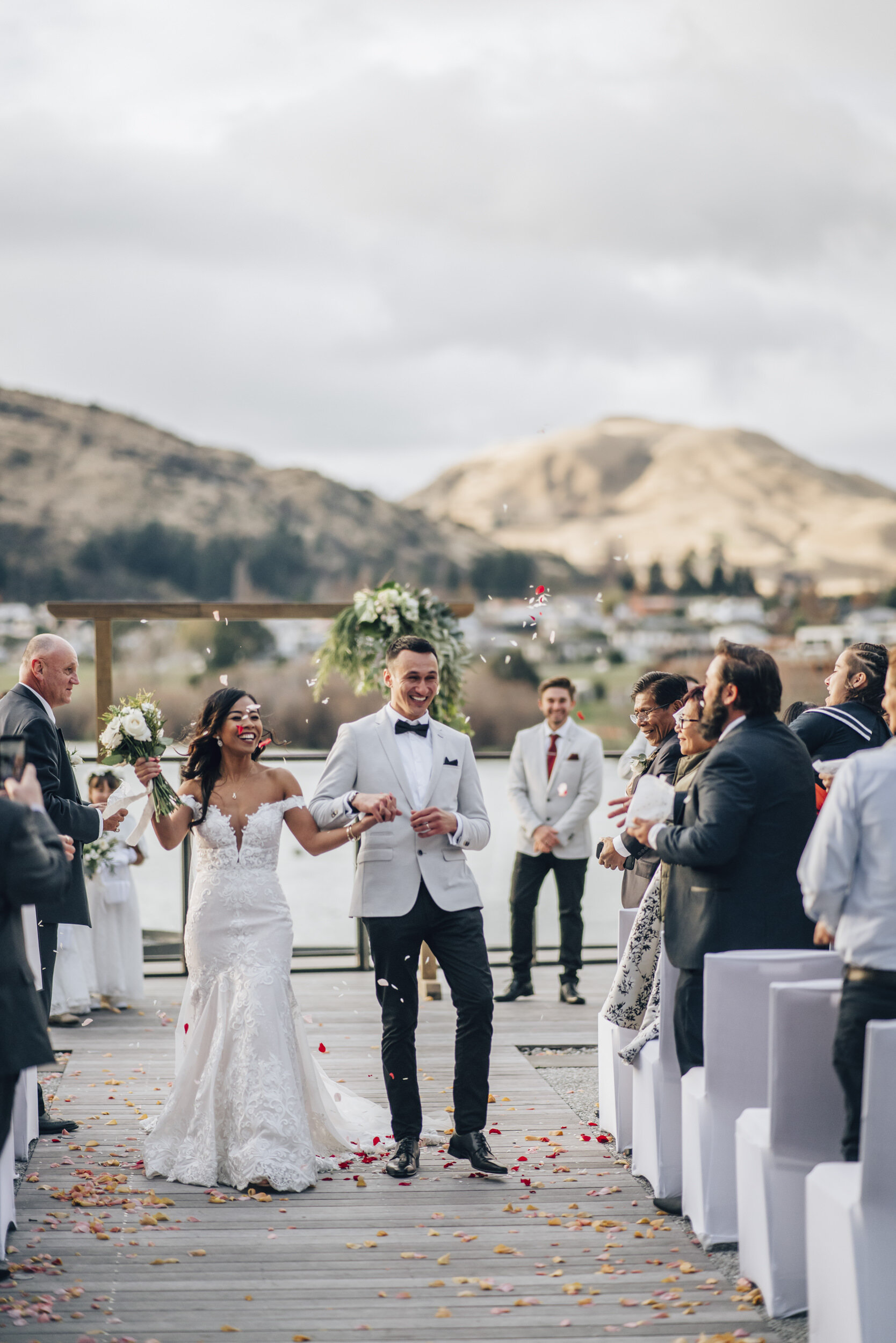 Auckland Wedding Photographer and Videography | Queenstown Wedding Venue | Heli Wedding Photography | Hilton Queenstown Resort &amp; Spa | Destination Wedding Photography