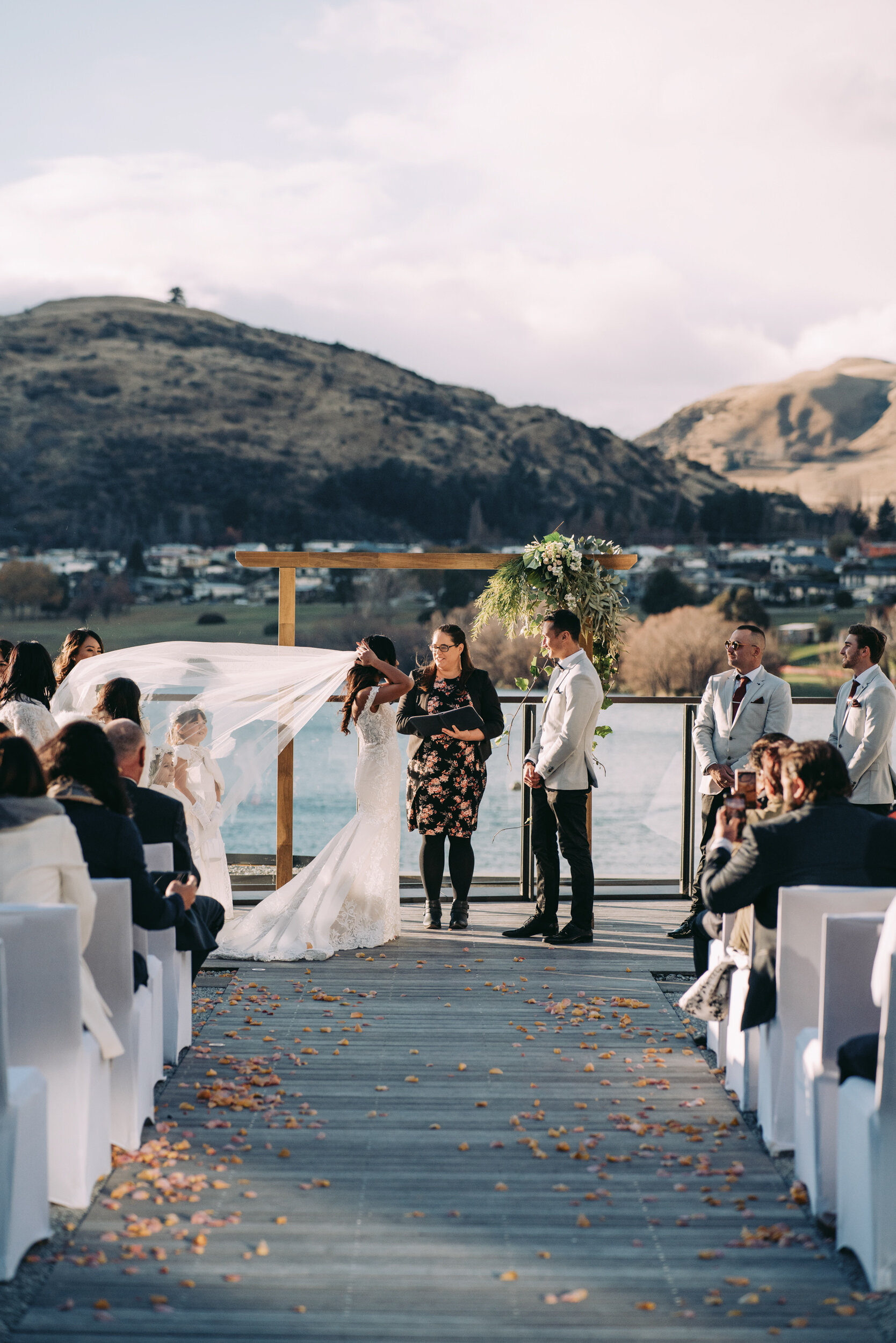 Auckland Wedding Photographer and Videography | Queenstown Wedding Venue | Heli Wedding Photography | Hilton Queenstown Resort &amp; Spa | Destination Wedding Photography