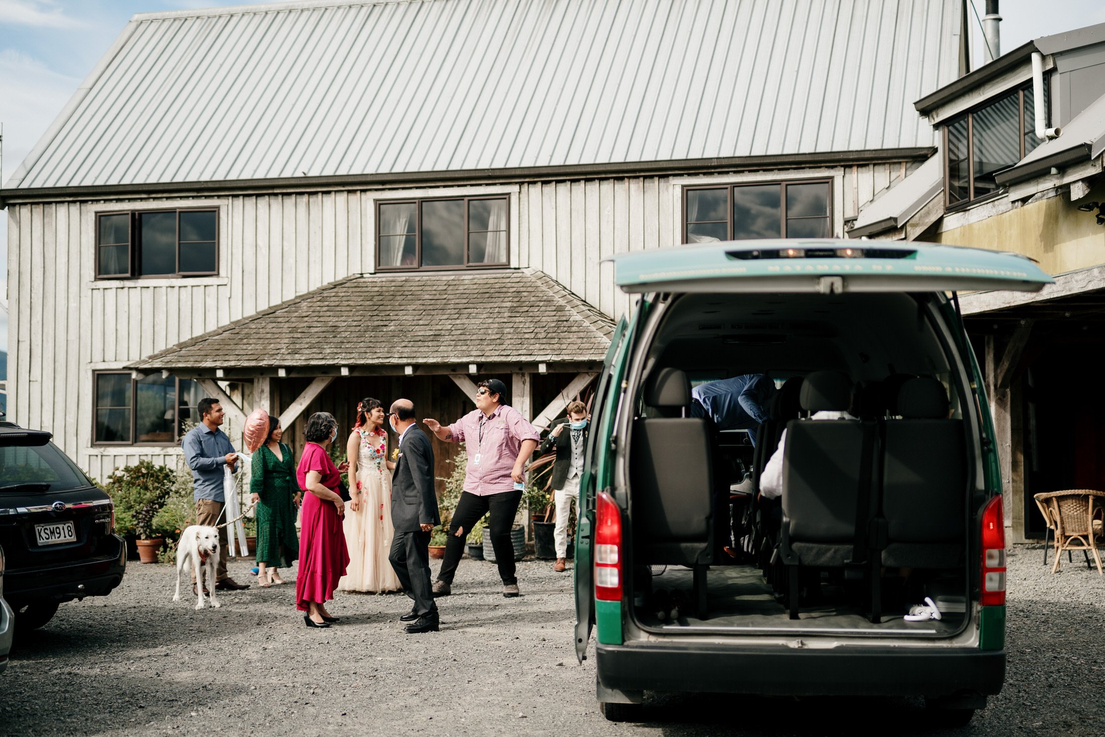 hobbiton-wedding-matamata-cambridge-venue-auckland-photographer-videographer-lord-of-the-rings-house-with-no-nails-dog-weddings (32).JPG