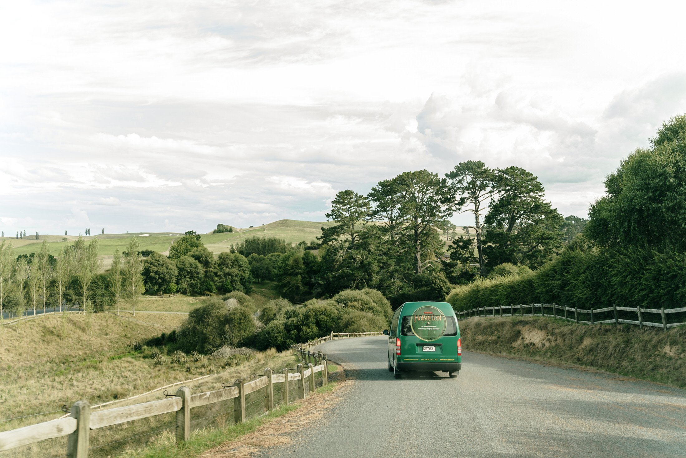 hobbiton-wedding-matamata-cambridge-venue-auckland-photographer-videographer-lord-of-the-rings-house-with-no-nails-dog-weddings (33).JPG