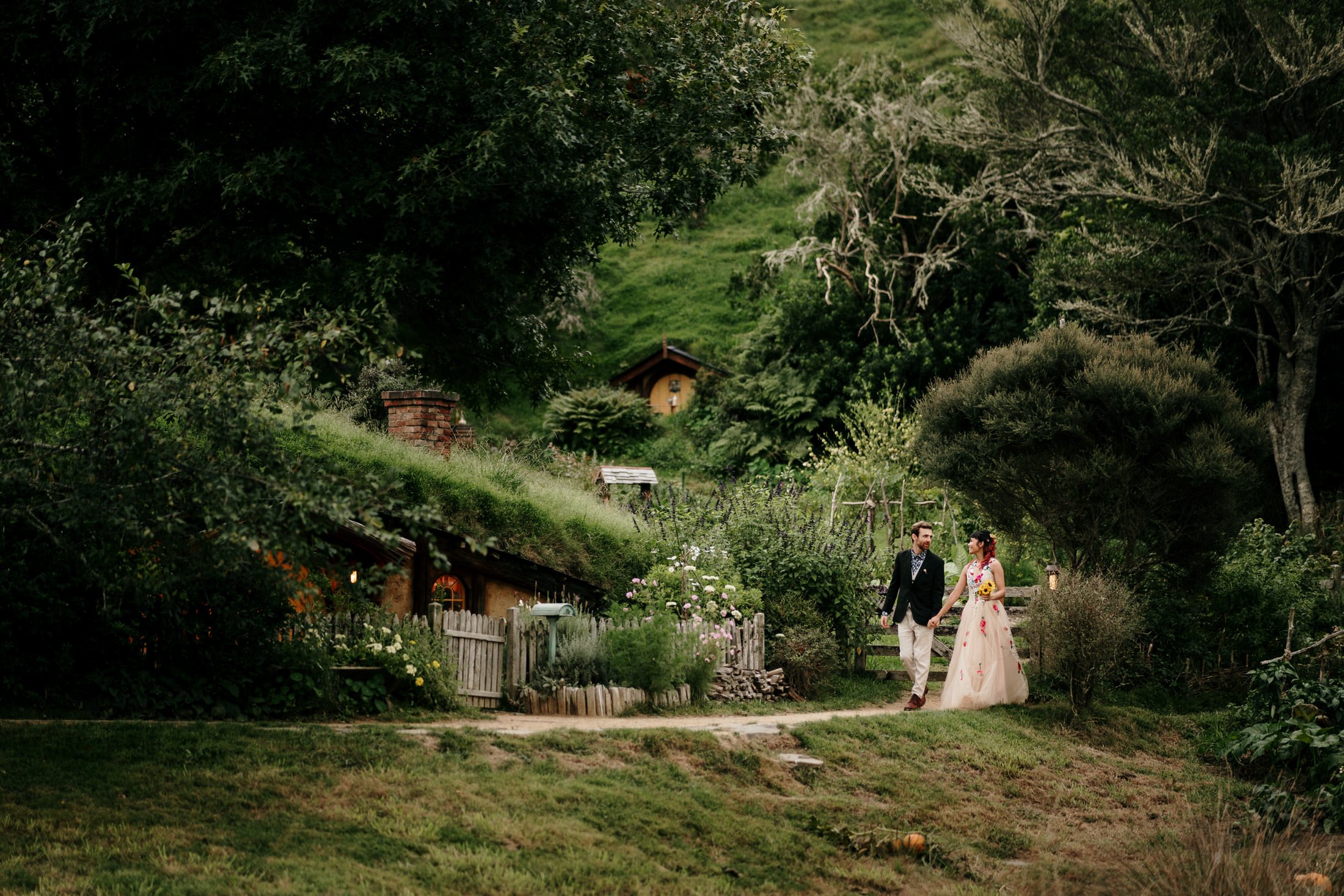 hobbiton-wedding-matamata-cambridge-venue-auckland-photographer-videographer-lord-of-the-rings-house-with-no-nails-dog-weddings (69).JPG