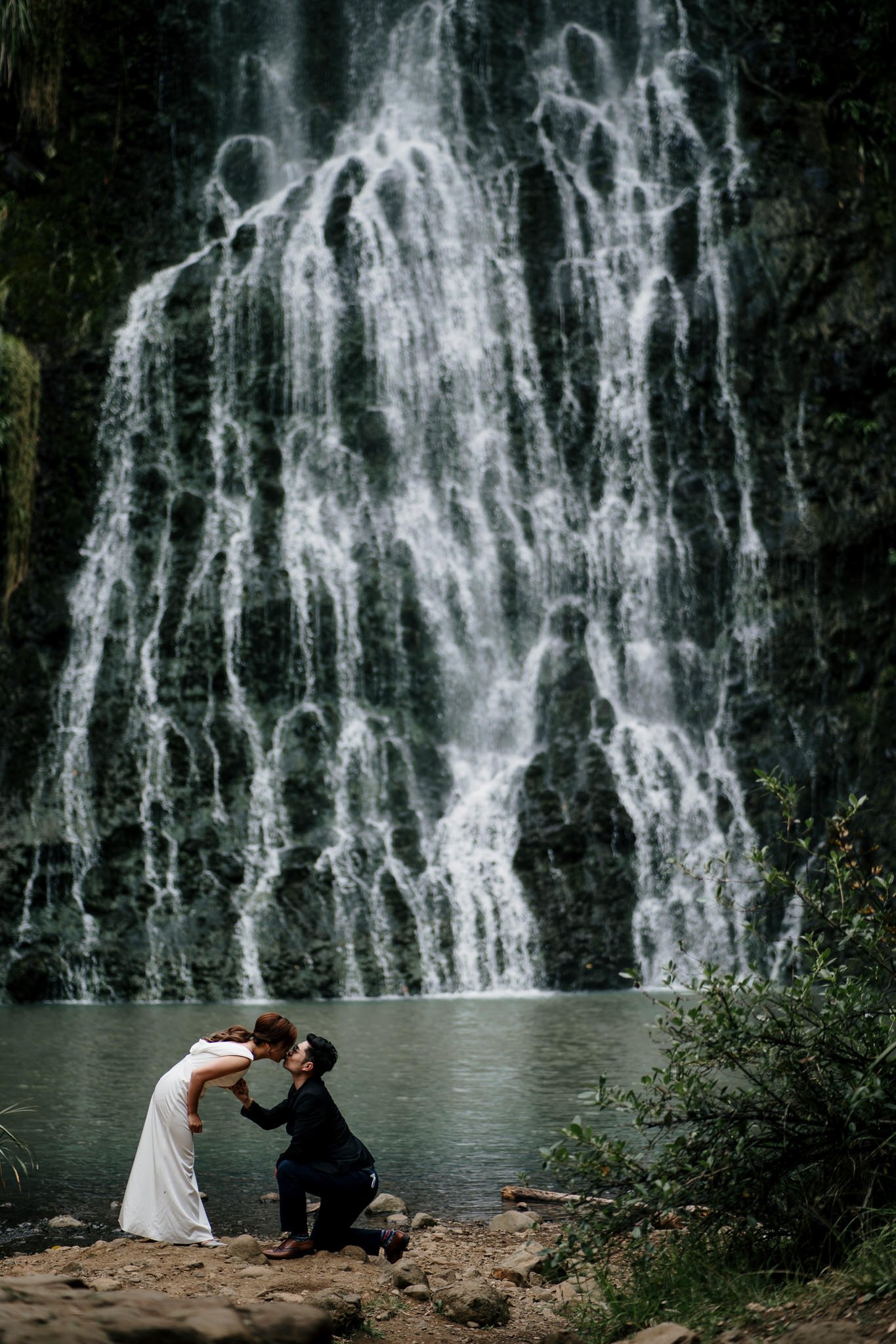 auckland-wedding-photographer-videographer-story-by-koo-koo's-jewelry-dear-white-productions-pre-wedding-engagement-photo-kare-karekare-falls-waterfall-beach-west-piha-muriwai-rain-night (9).JPG