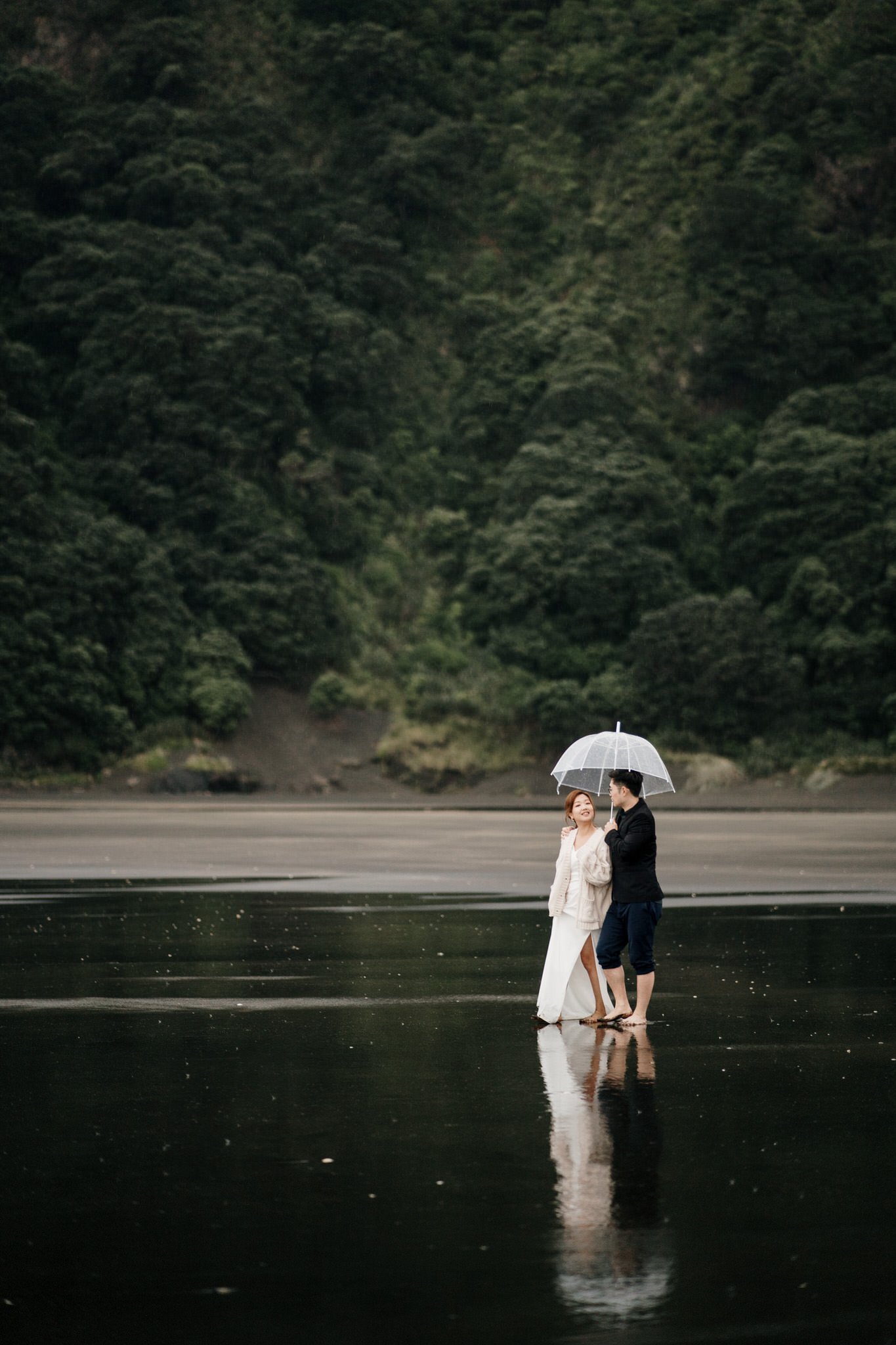 auckland-wedding-photographer-videographer-story-by-koo-koo's-jewelry-dear-white-productions-pre-wedding-engagement-photo-kare-karekare-falls-waterfall-beach-west-piha-muriwai-rain-night (48).JPG