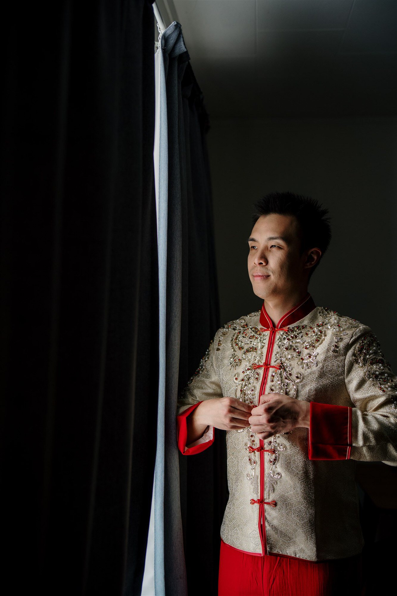 storm-best-auckland-wedding-venue-photographer-videography-dear-white-productions-natasha-tasha-bowen-rain-chinese-ceremony-qipao-tea (30).jpg