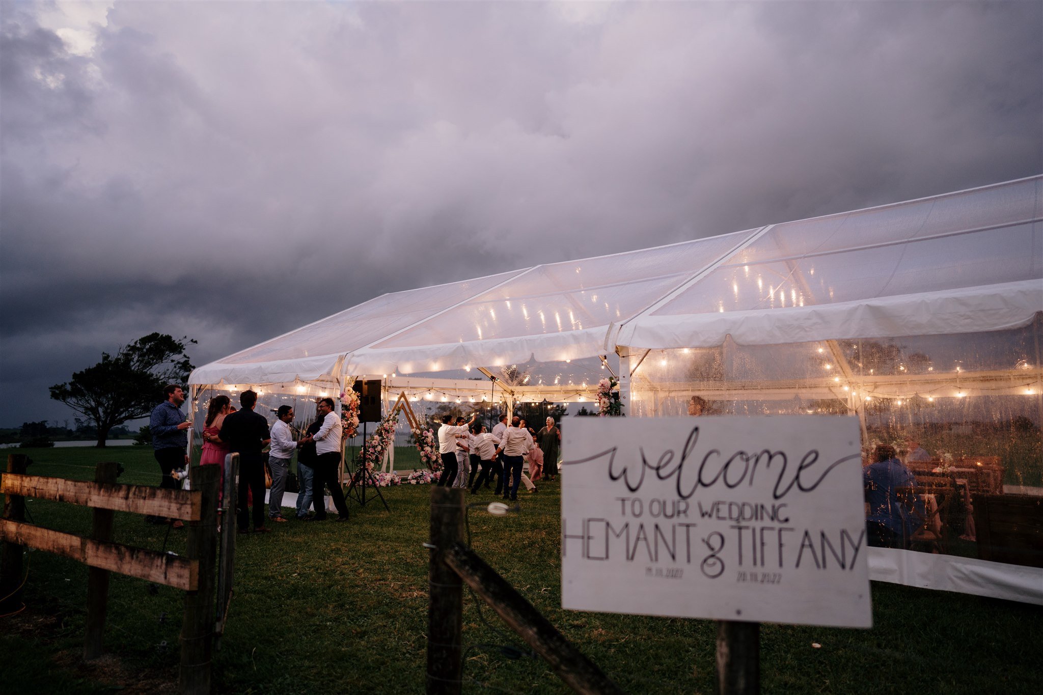 auckland-wedding-photographer-videographer-venue-diy-ceremony-reception-dear-white-productions-farm-backyard (82).jpg