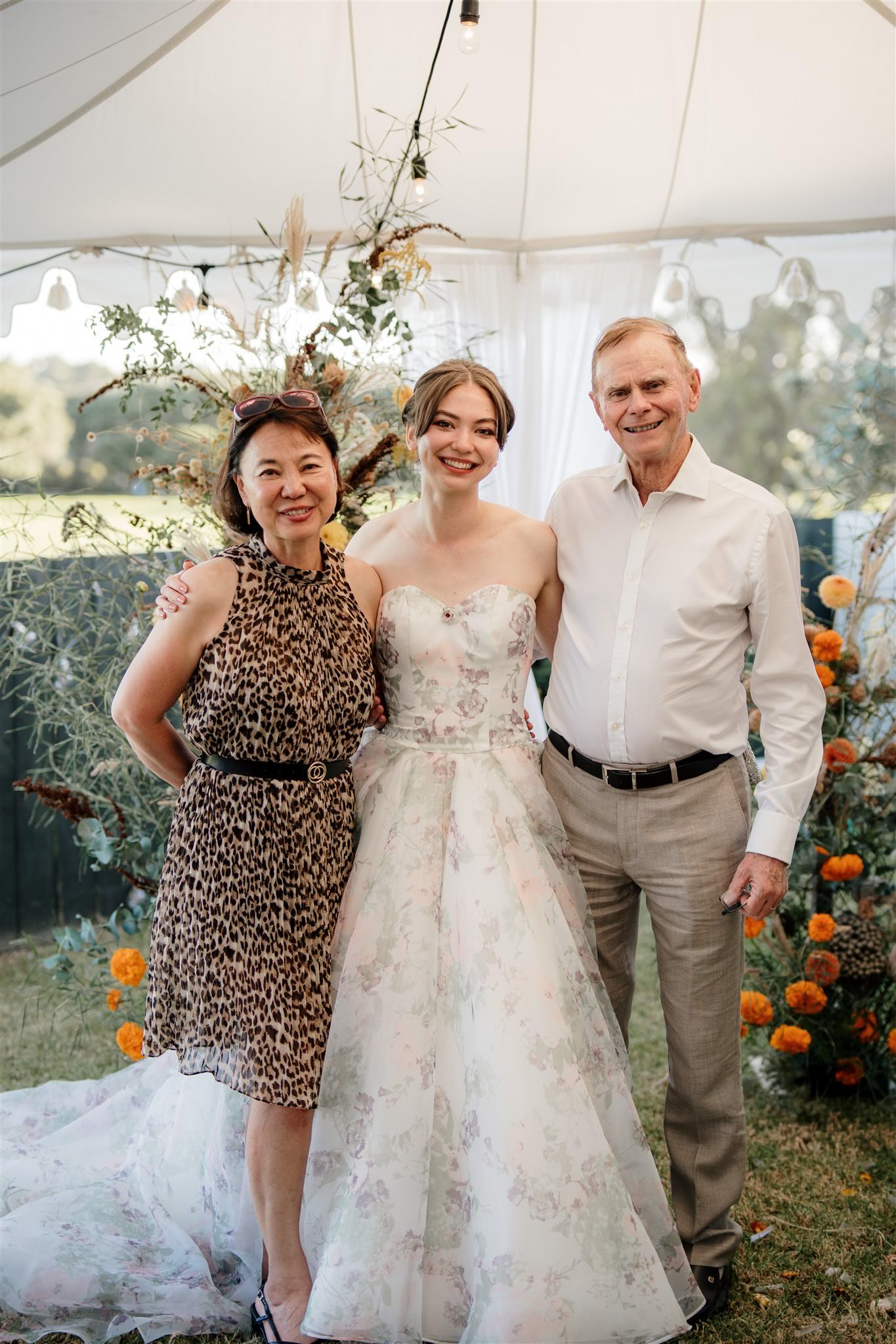 home-backyard-wedding-diy-best-kiwi-traditional-korean-hanbok-wedding-gown-Choson-ot-auckland-wedding-photographer-videography-dear-white-productions (51).jpg